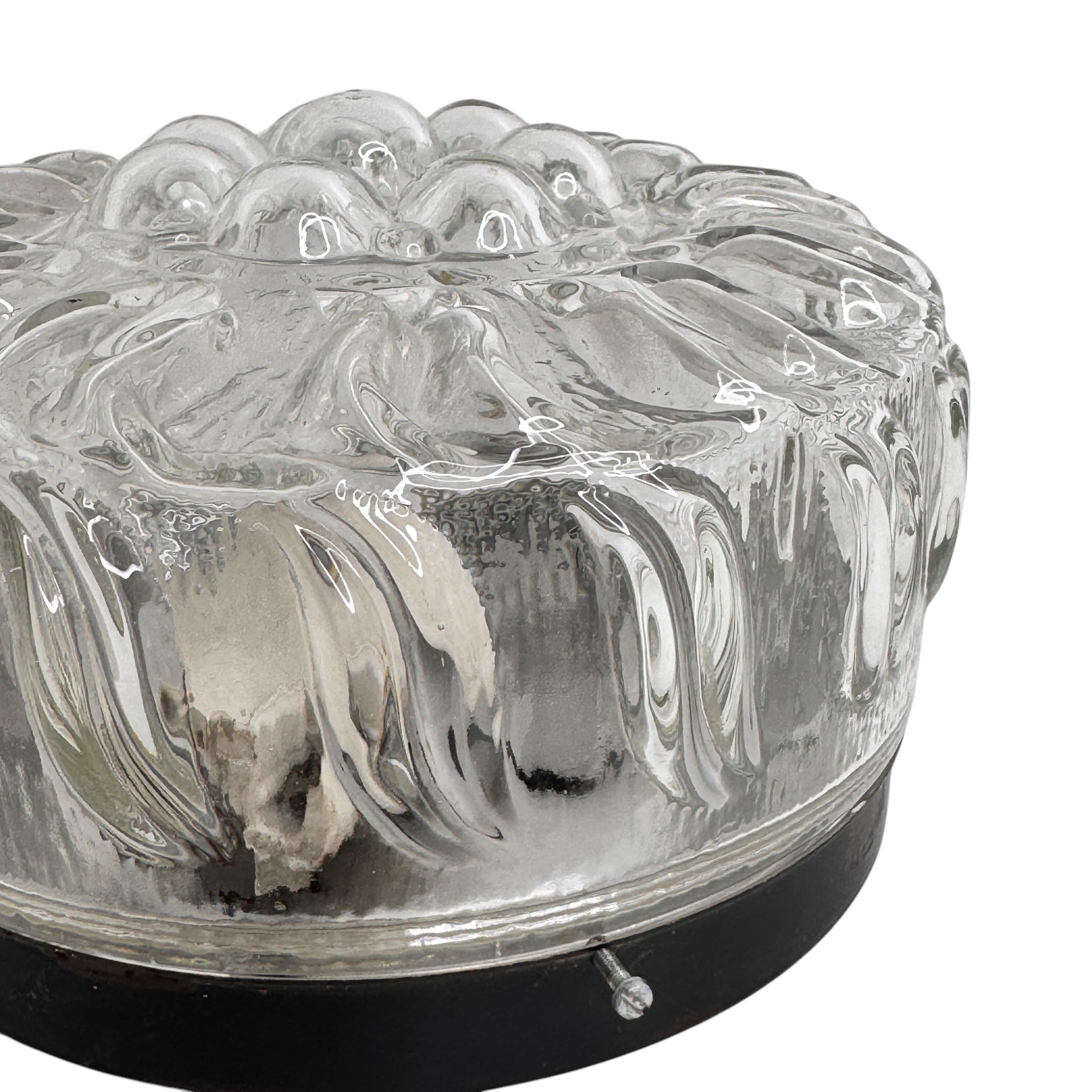 Petit plafonnier circulaire en verre transparent à motif de tournesol, 1970 en vente 4