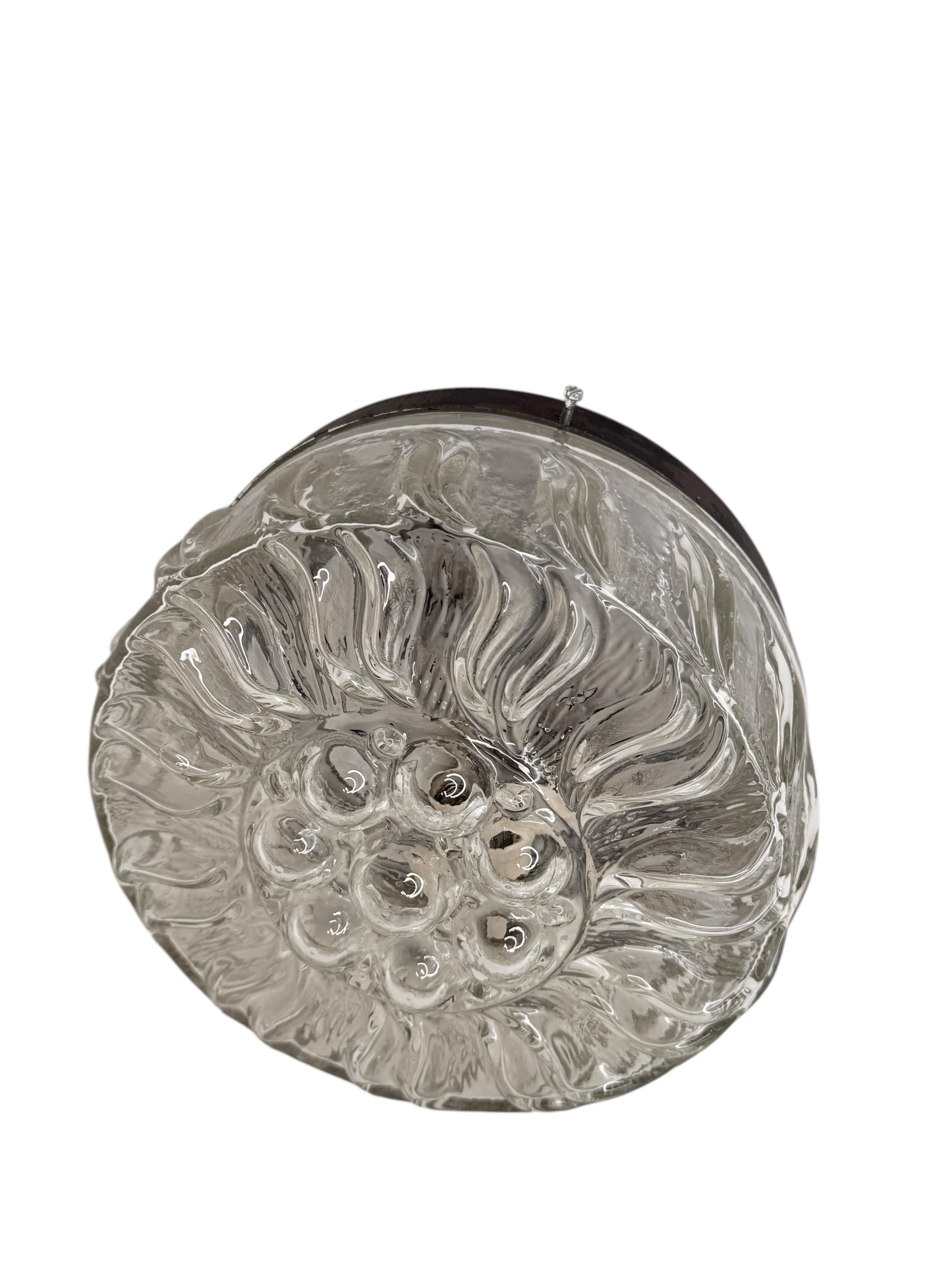 Petit plafonnier circulaire en verre transparent à motif de tournesol, 1970 Bon état - En vente à Nuernberg, DE