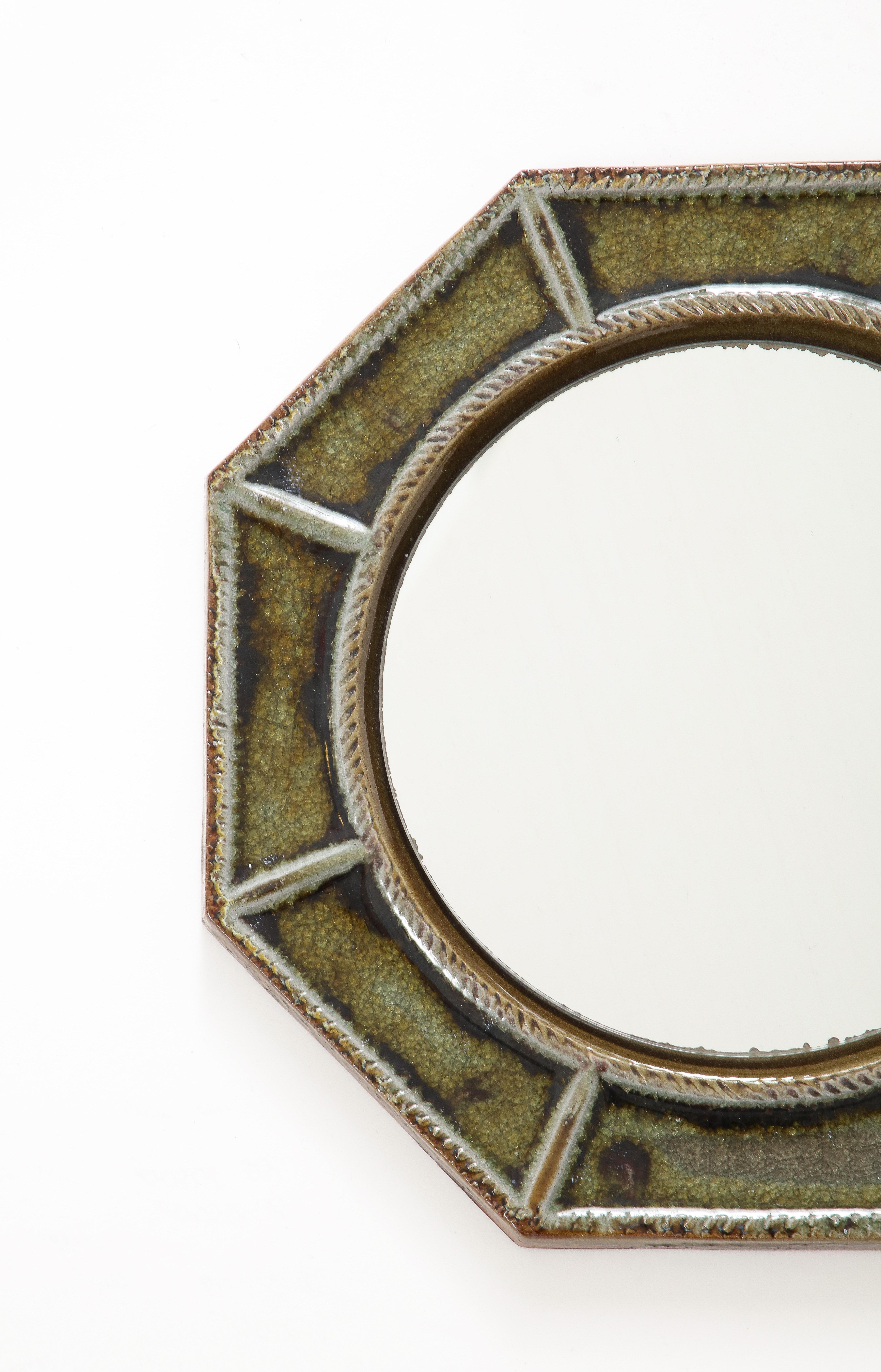 Petit miroir octogonal en céramique cloisonnée Miroir mural octogonal en céramique émaillée verte, France, années 60 en vente 3