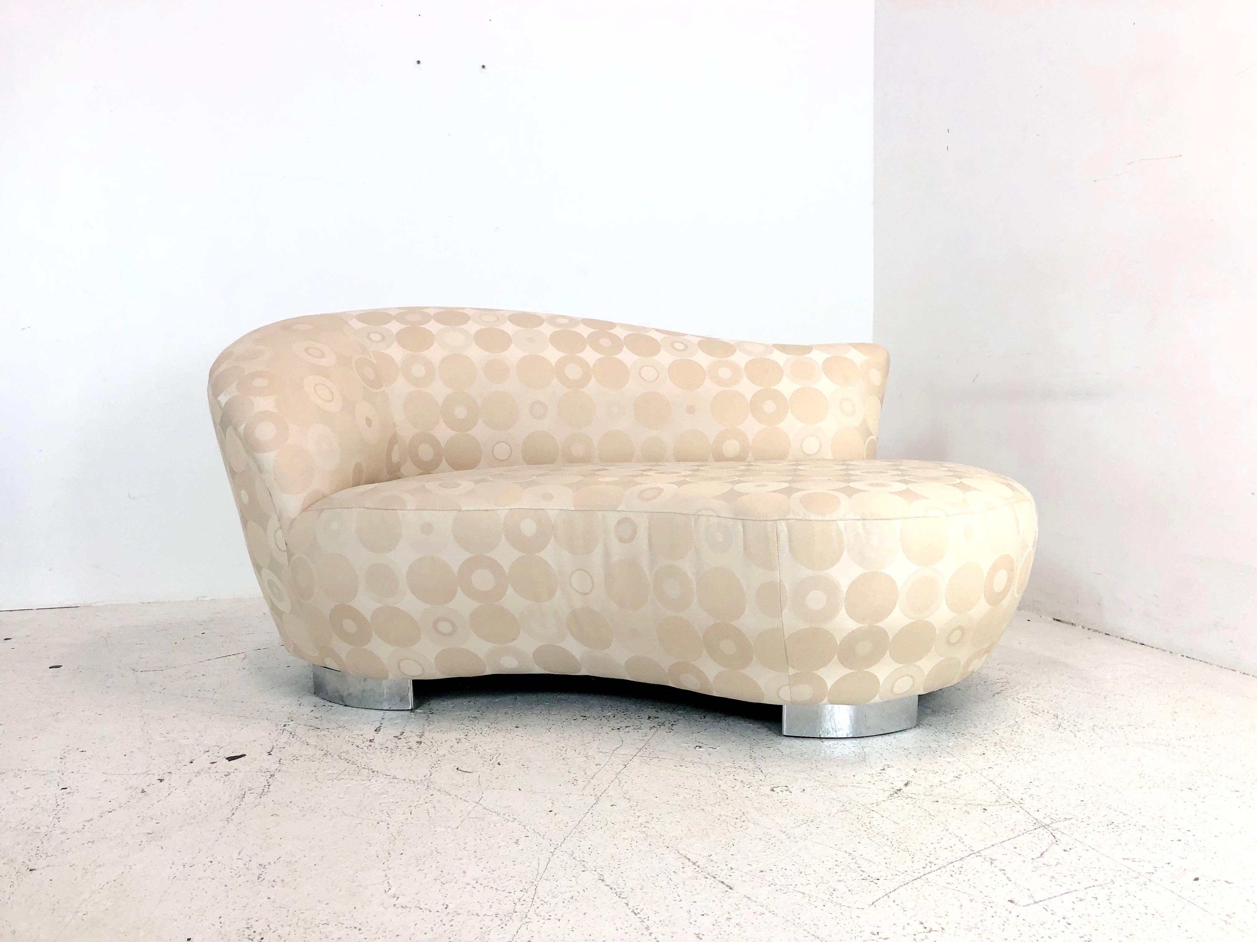 Petite Cloud Chaise/Loveseat/Sofa by Vladimir Kagan for Weiman. Sofa is in good vintage condition with minimal wear from use and age.
Dimensions:
63 W x 36 D x31 H
seat height 17