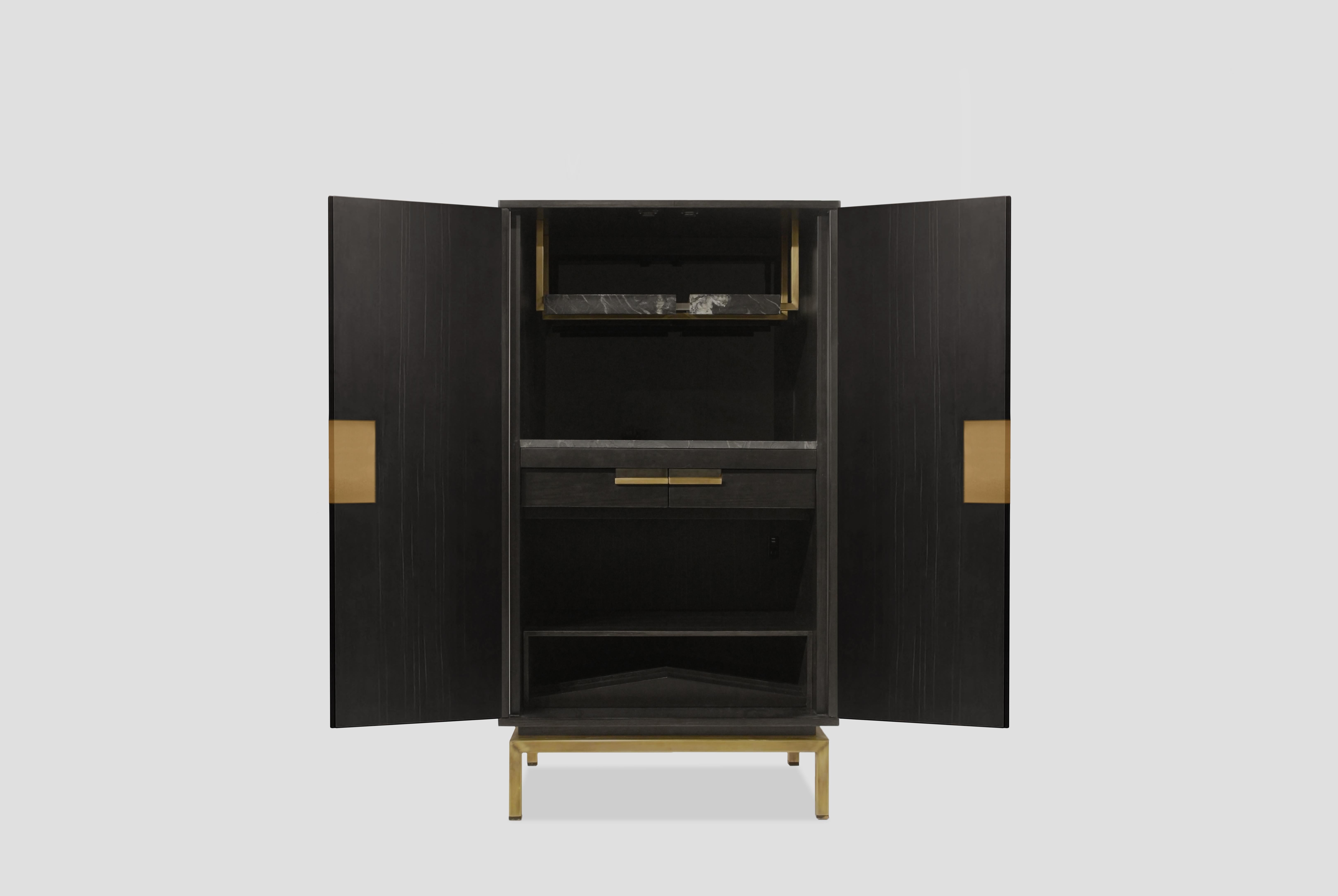 Our Architecture and Cabinetry furniture collection is a collaboration with the most renowned Mexican architects. In this collection we explore, through signature cabinetmaking, the different meeting points between architecture and design.

Our