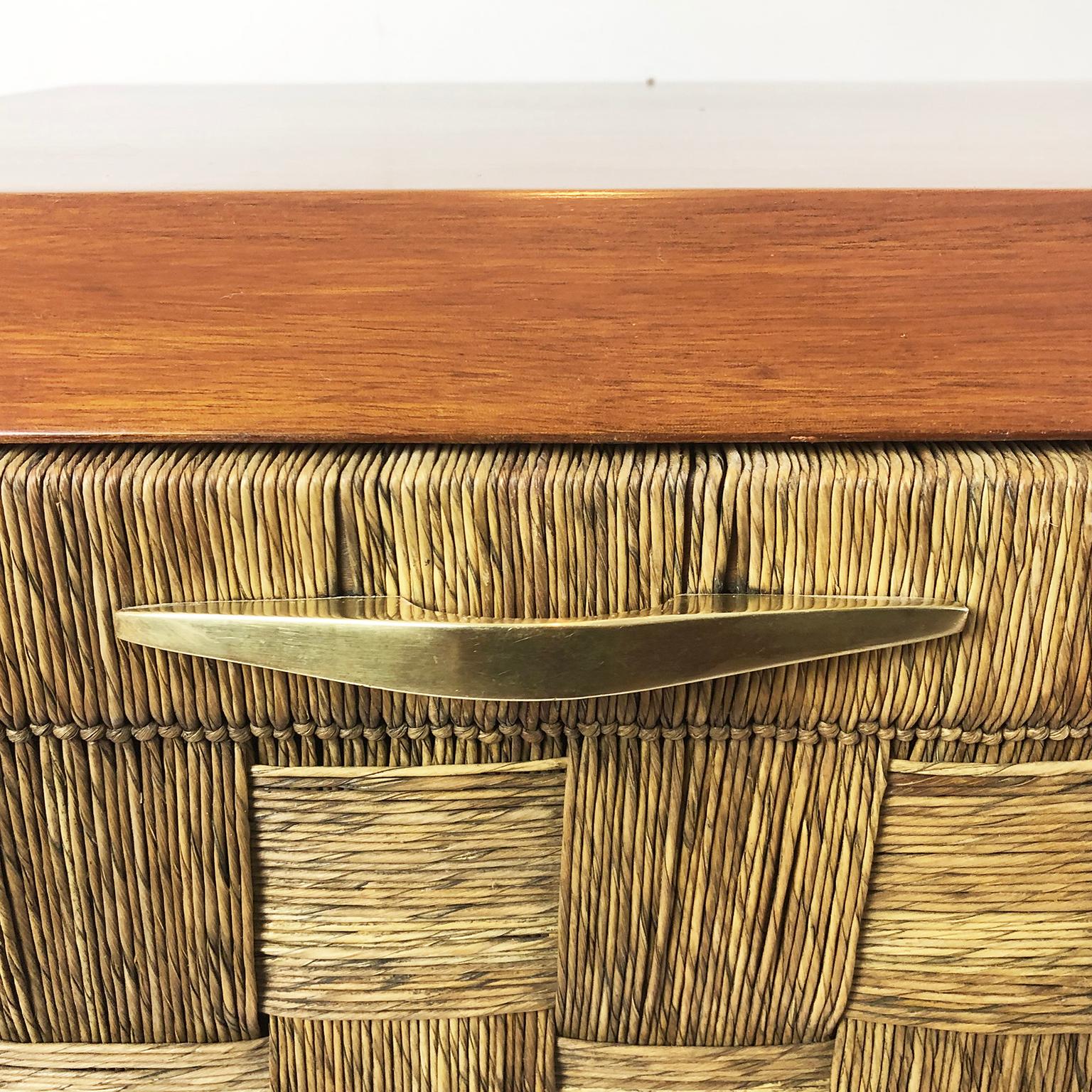 Petite Credenza in Mahogany and Woven Sea Grass Attributed to Edmond Spence In Good Condition For Sale In Mexico City, CDMX