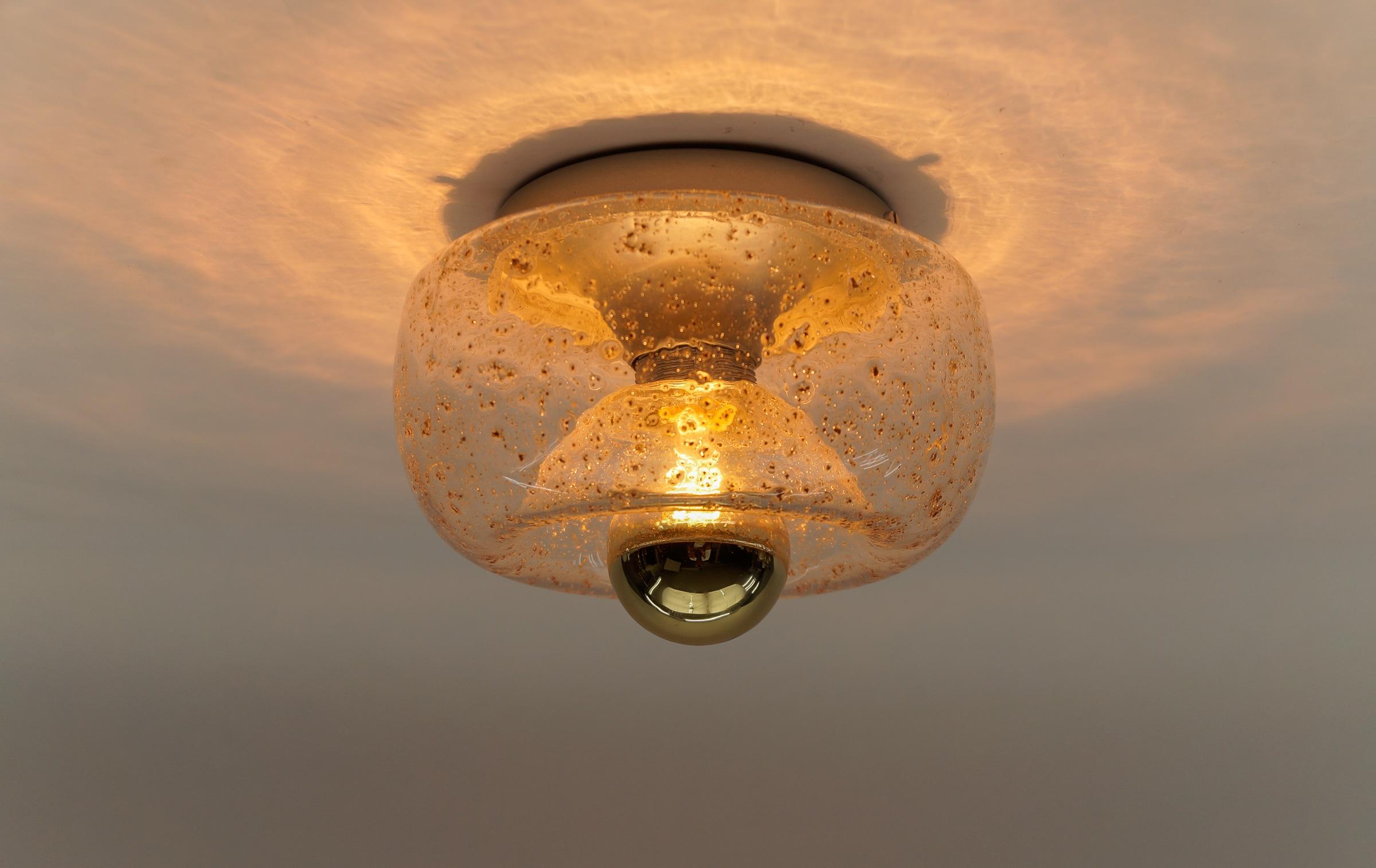 Lampe aus geschliffenem Donutglas, Deutschland, 1960er Jahre (Moderne der Mitte des Jahrhunderts) im Angebot