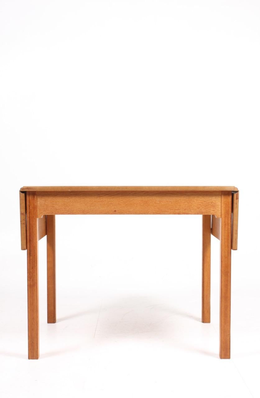 Petite Danish Midcentury Desk in Patinated Oak Designed by Kaare Klint, 1950s 2