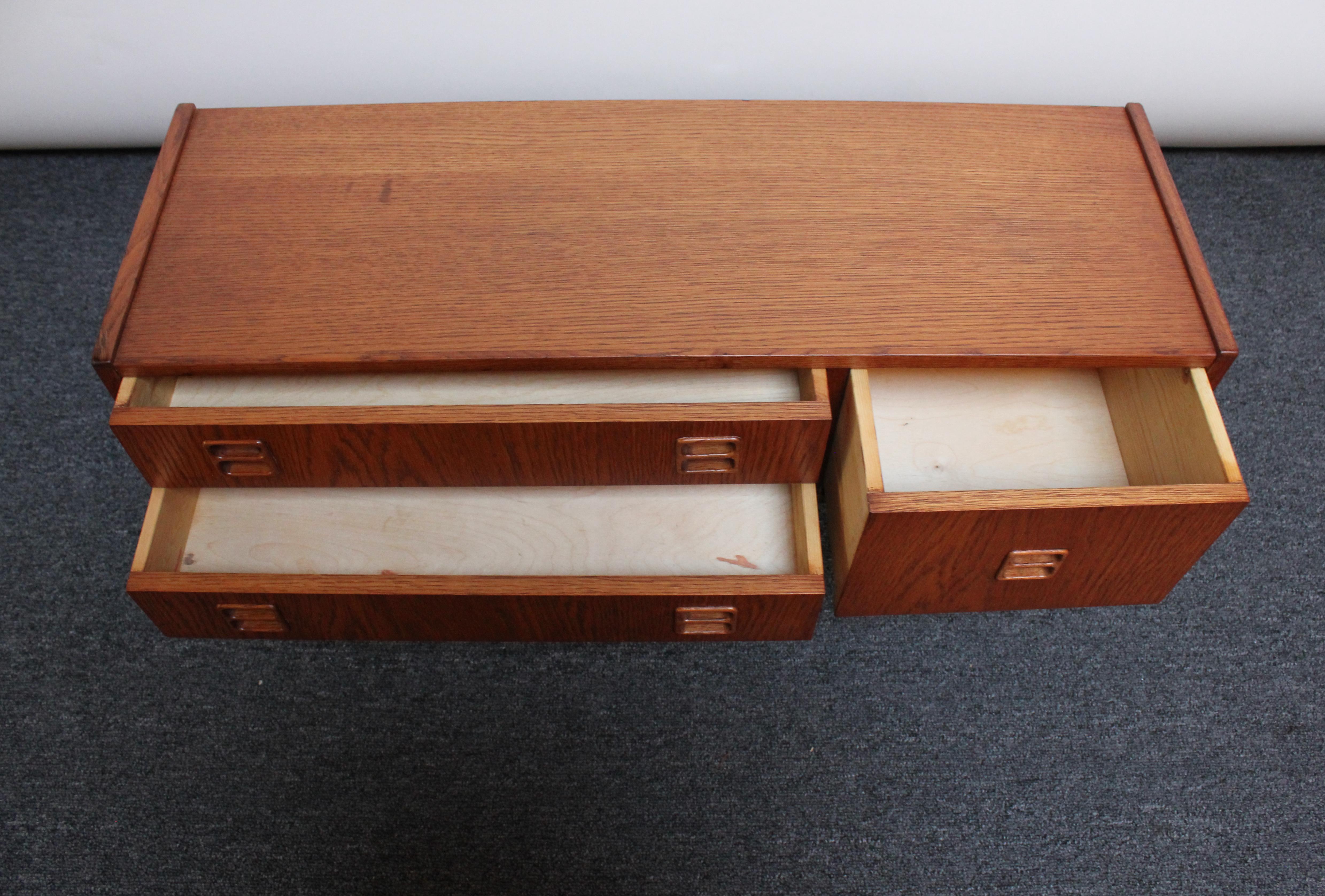 Petite Danish Modern Oak Chest For Sale 2