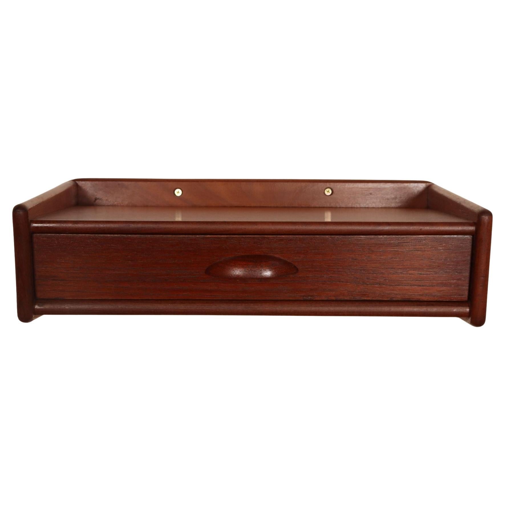 Petite Danish Modern Single-Drawer Floating Nightstand / End Table in Teakwood en vente