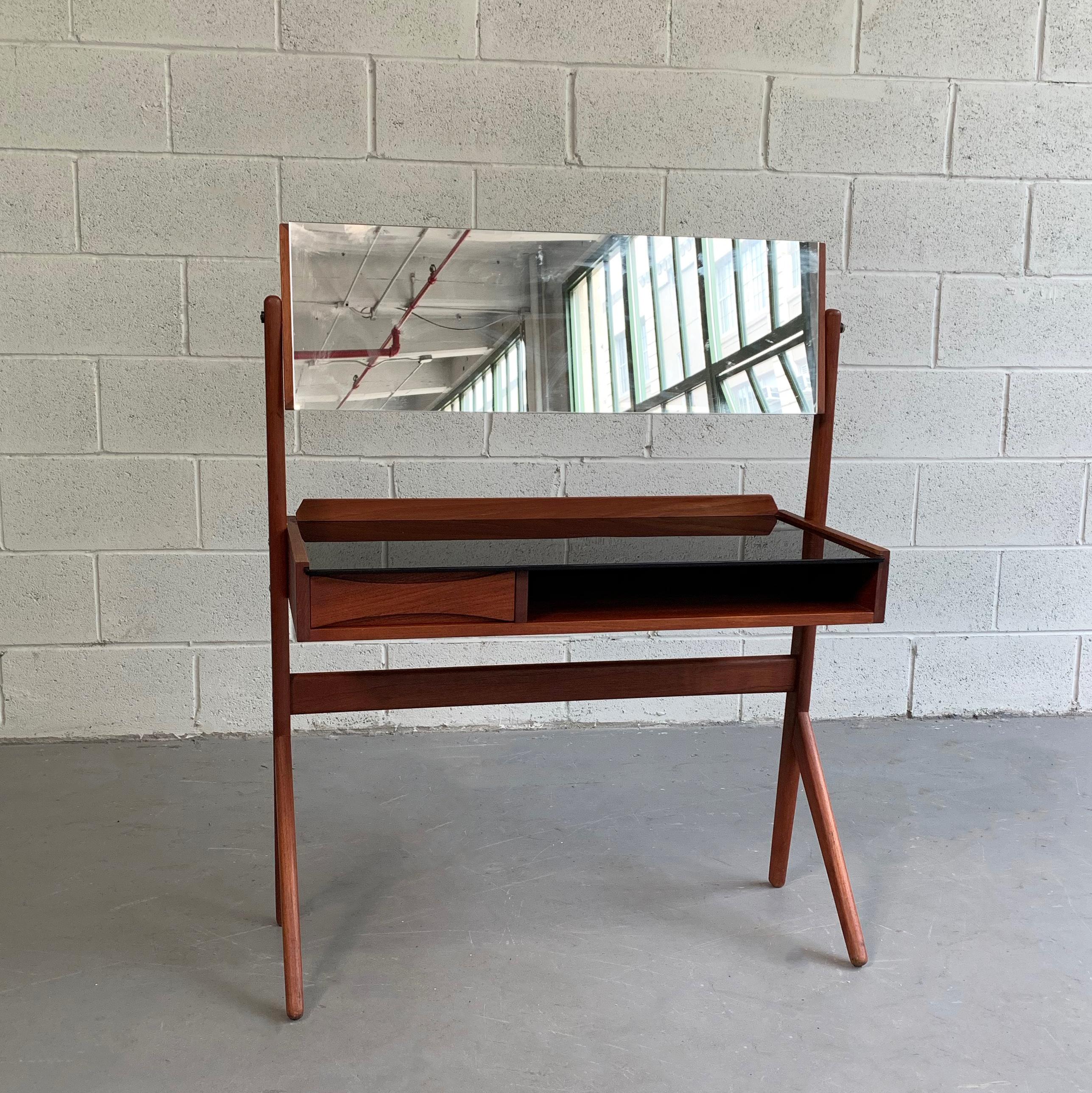 Petite Danish Modern Teak Mirrored Vanity by Arne Vodder In Good Condition For Sale In Brooklyn, NY