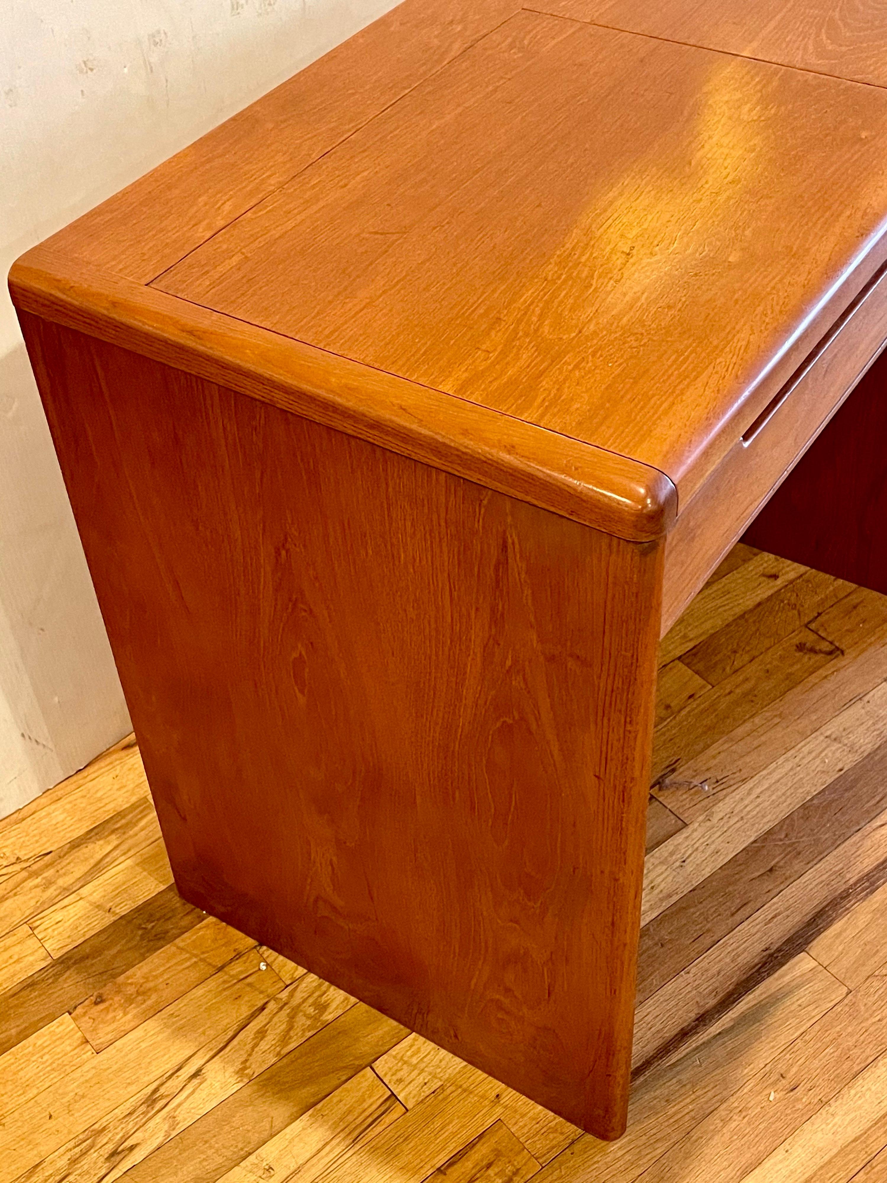 Petite Danish Modern Teak Vanity Desk In Good Condition In San Diego, CA