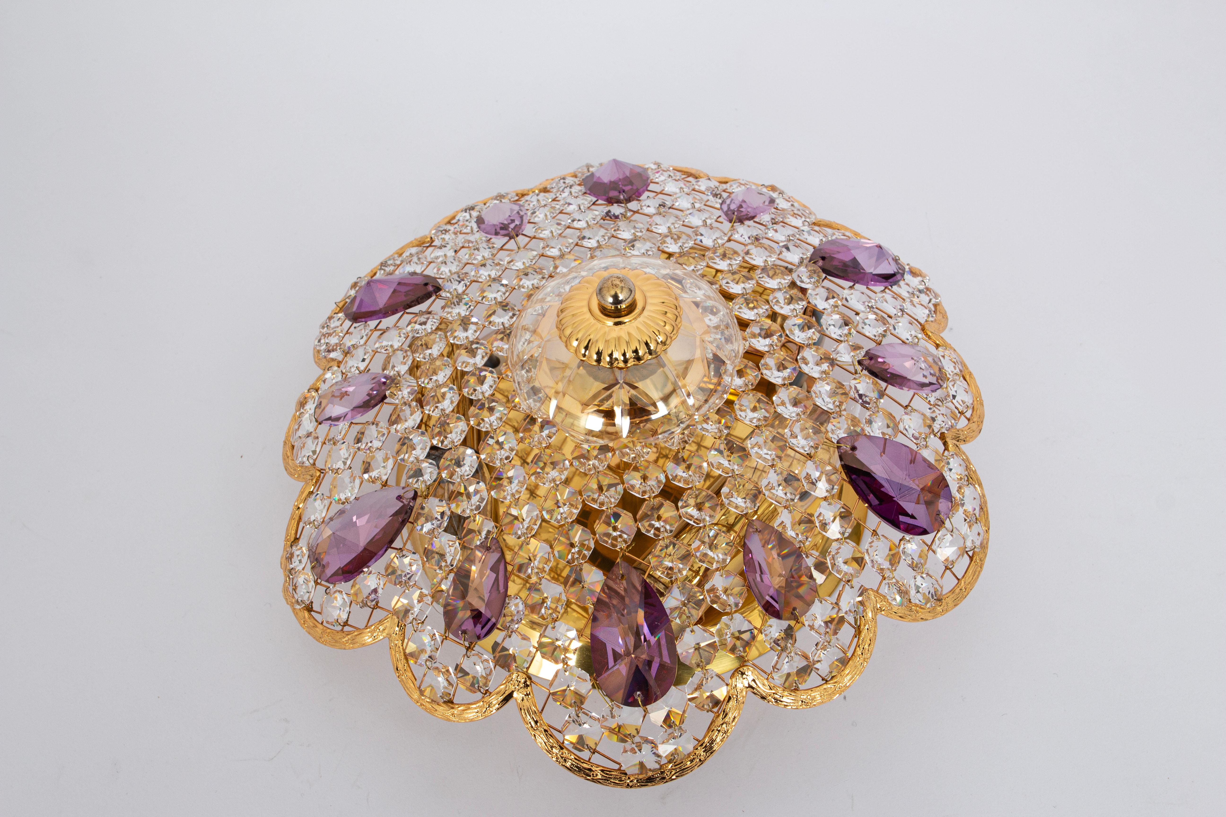 Petite Delicate floral Flush mount with crystal glass and gilded brass parts made by Palwa, Germany, 1970s.
Measures: Diameter 11.8
