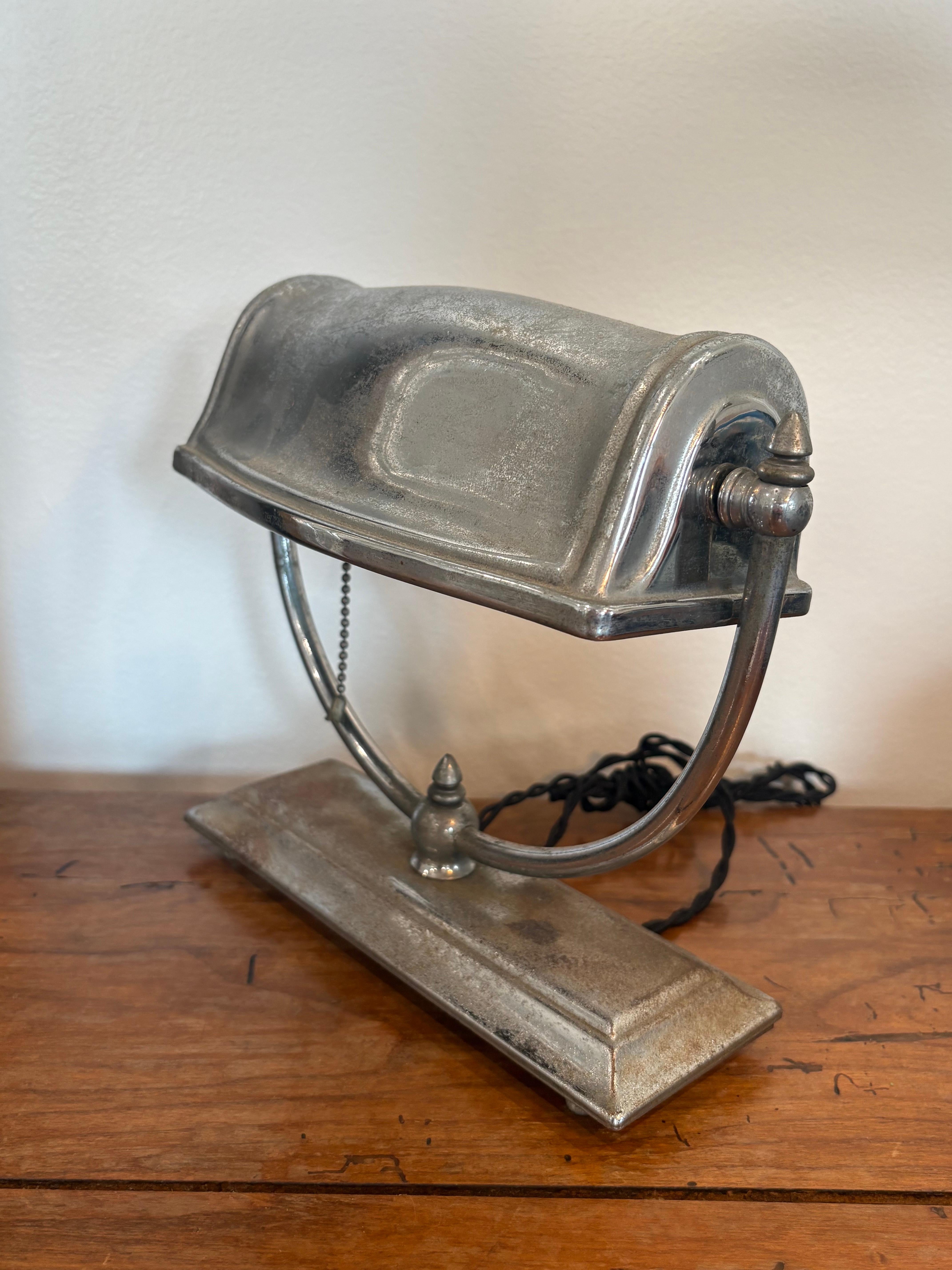 Petite Schreibtischlampe im Zustand „Gut“ im Angebot in Hudson, NY