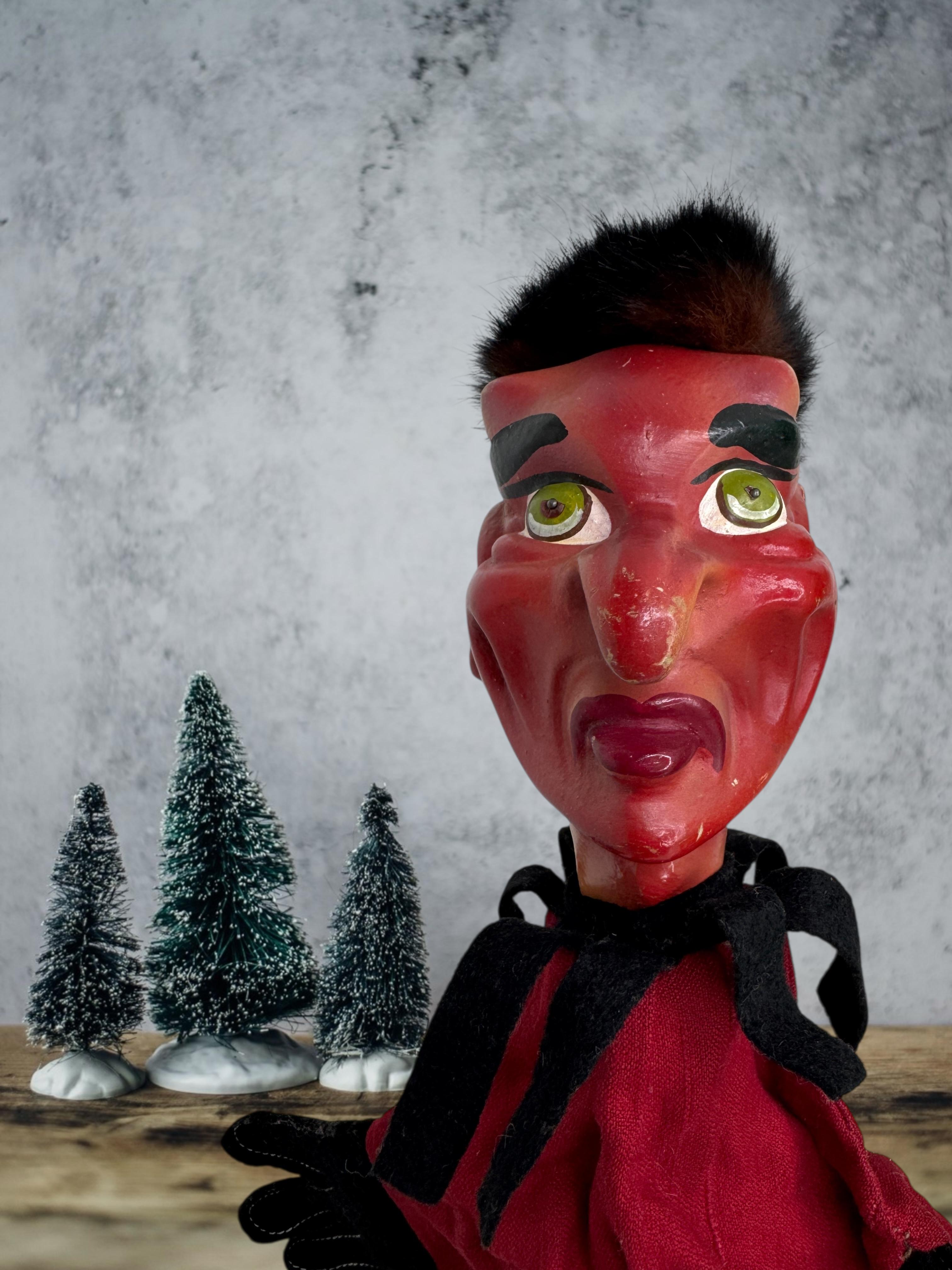 Petit jouet de marionnette Krampus, Allemagne ancienne et vintage en vente 1