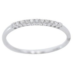 Eternity-Ring mit kleinem Diamant