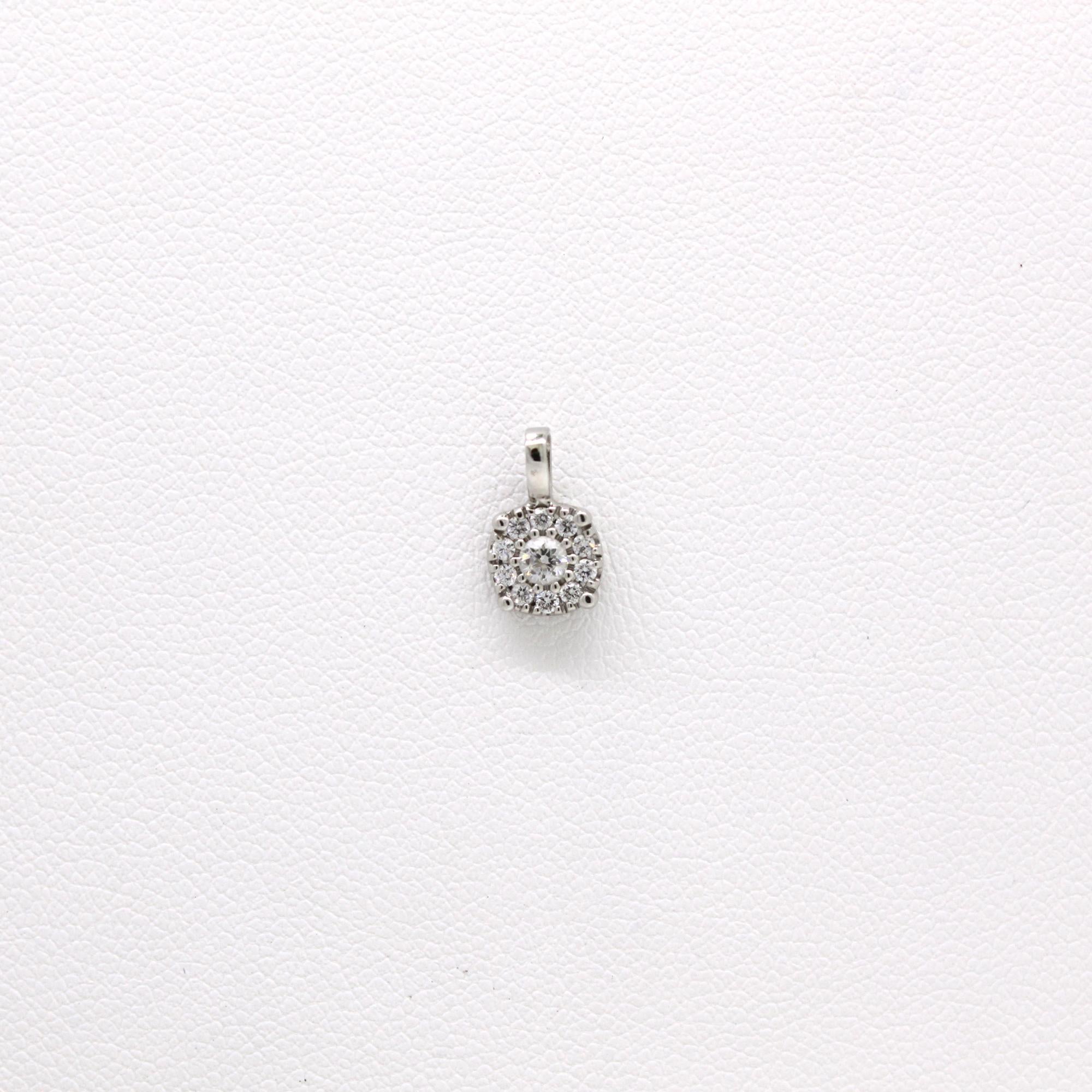 Women's or Men's Petite Diamond Pendant for a Touch of Elegance in 18K white gold For Sale