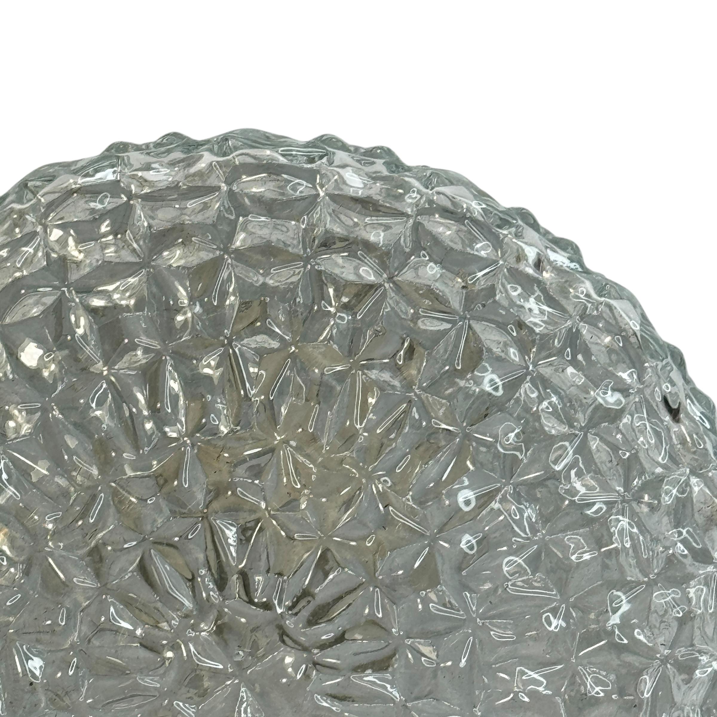 Petite Diamond Shaped clear Glass Flush Mount Ceiling Light, Germania anni '80 In condizioni buone in vendita a Nuernberg, DE