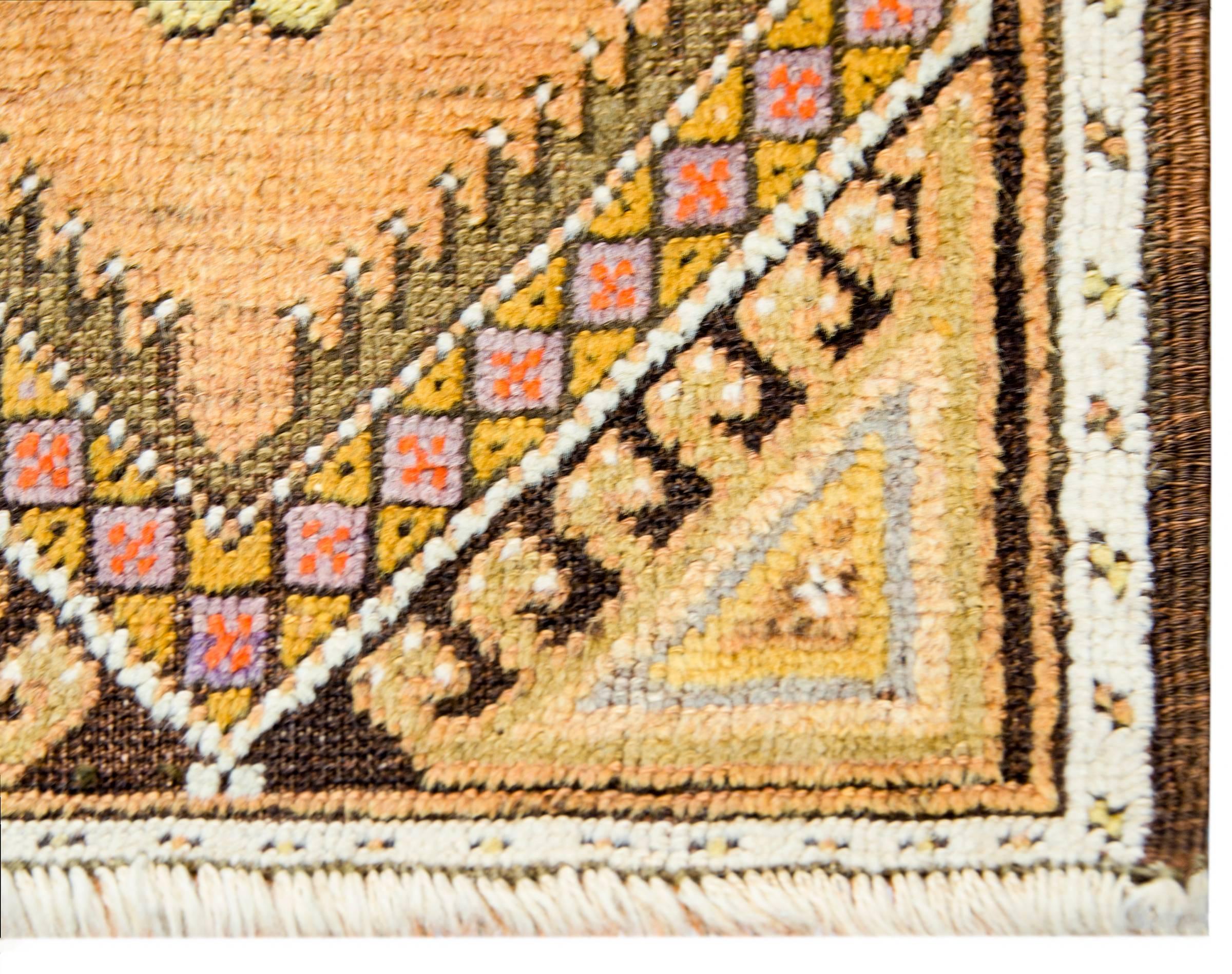 Petite Early 20th Century Oushak Rug In Good Condition For Sale In Chicago, IL
