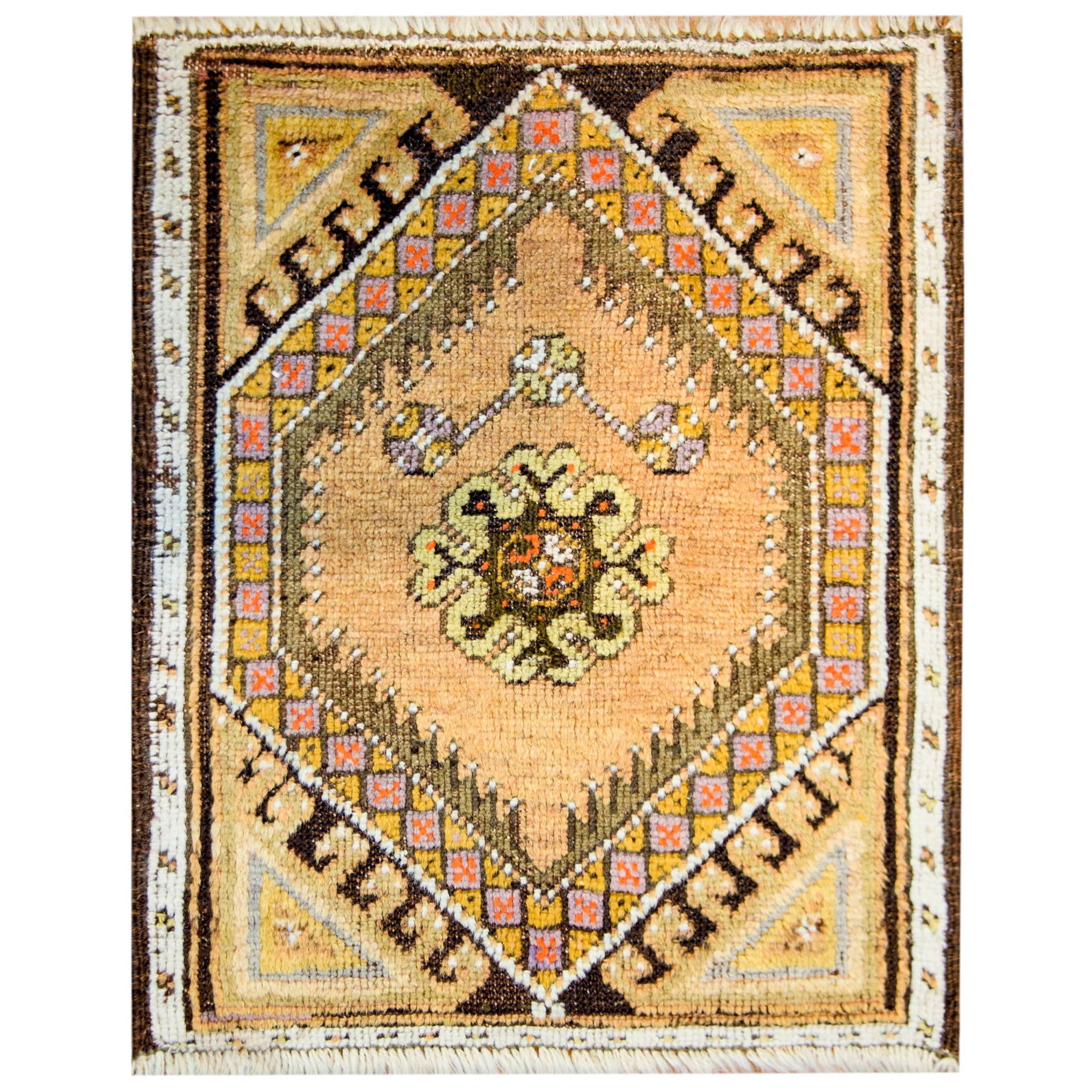 Petite Early 20th Century Oushak Rug For Sale