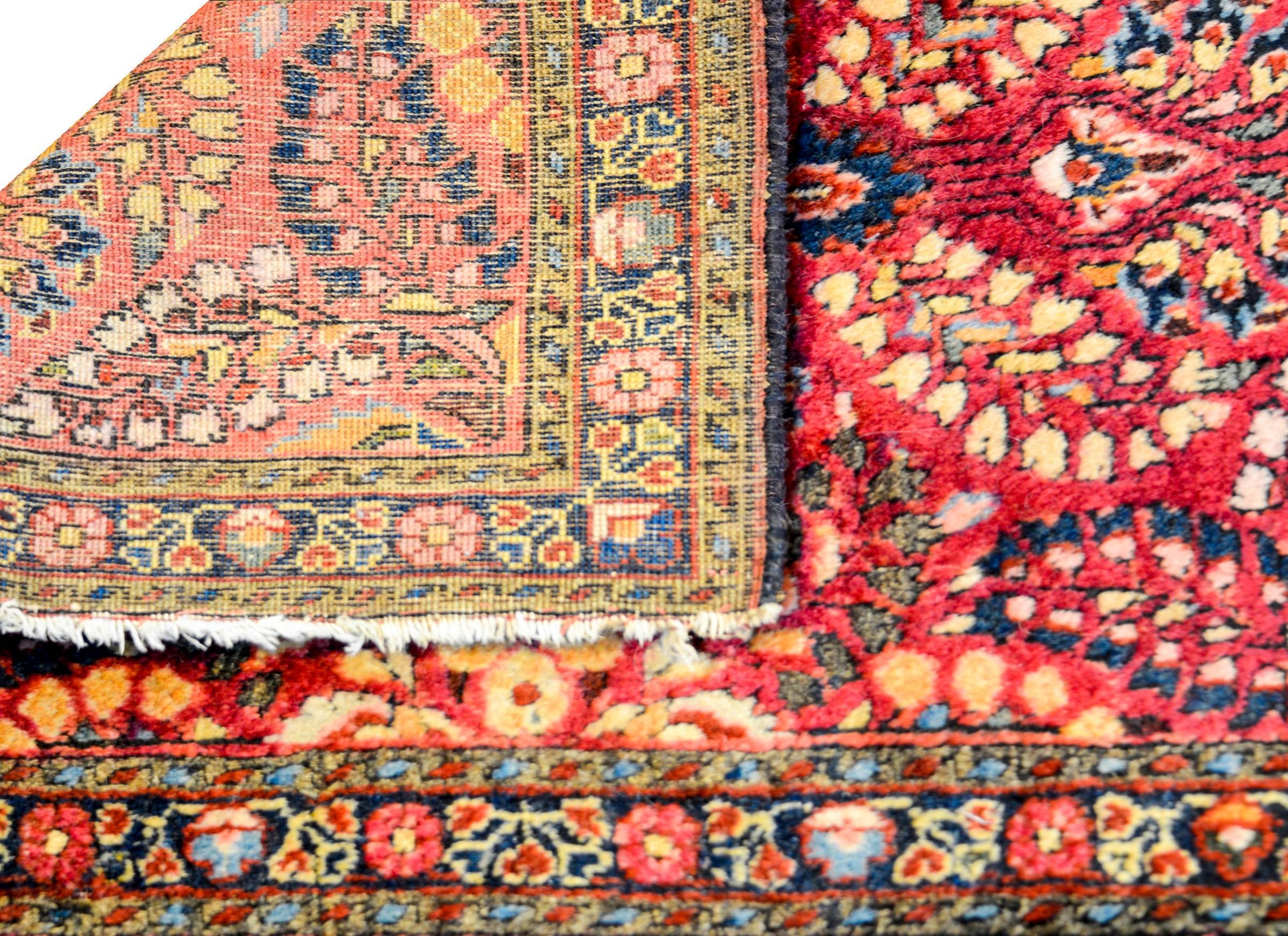 Petite Early 20th Century Sarouk Rug In Good Condition In Chicago, IL