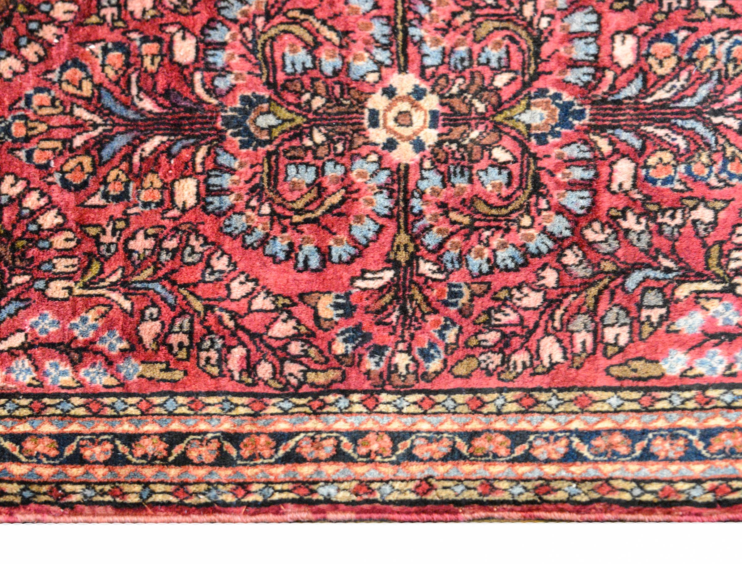 Petite Early 20th Century Sarouk Rug In Good Condition For Sale In Chicago, IL