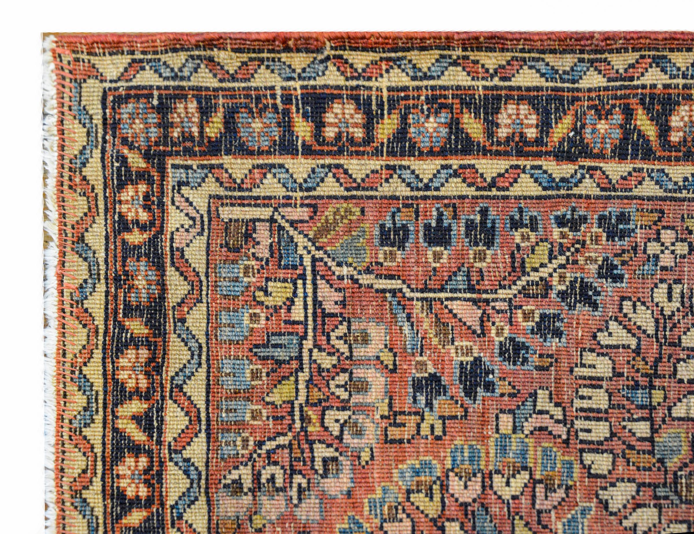 Petite Early 20th Century Sarouk Rug For Sale 1