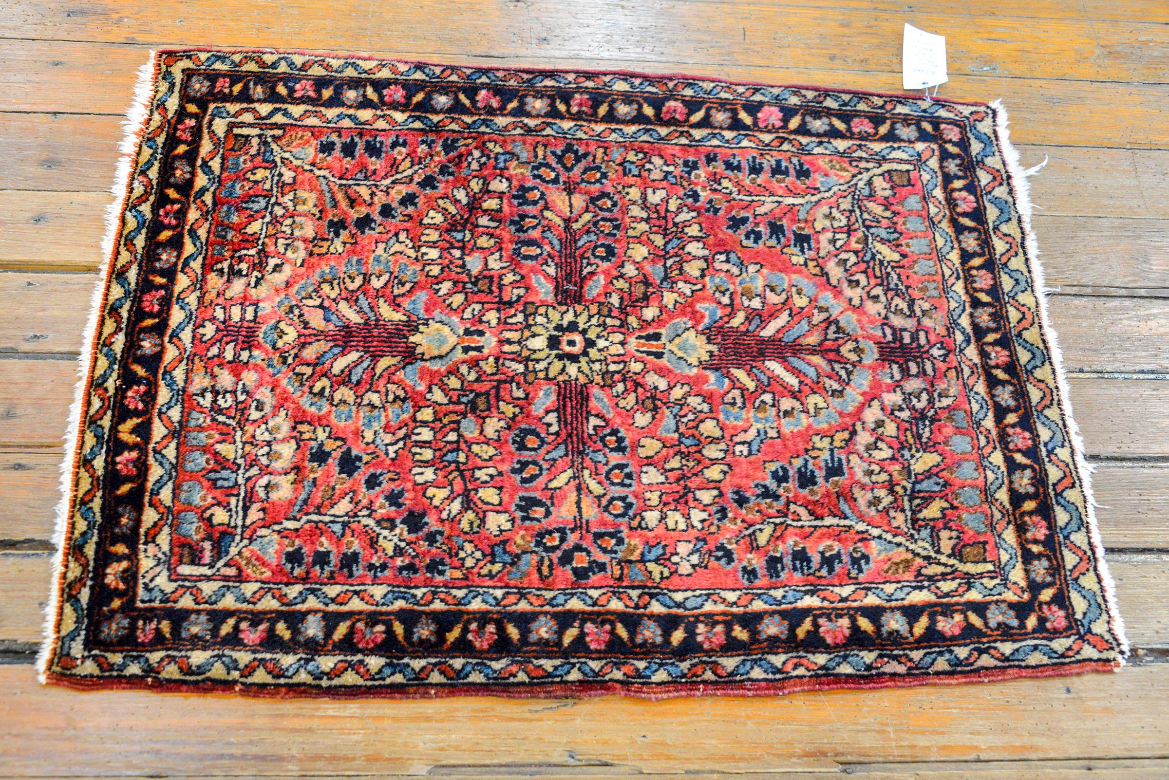 Petite Early 20th Century Sarouk Rug For Sale 2