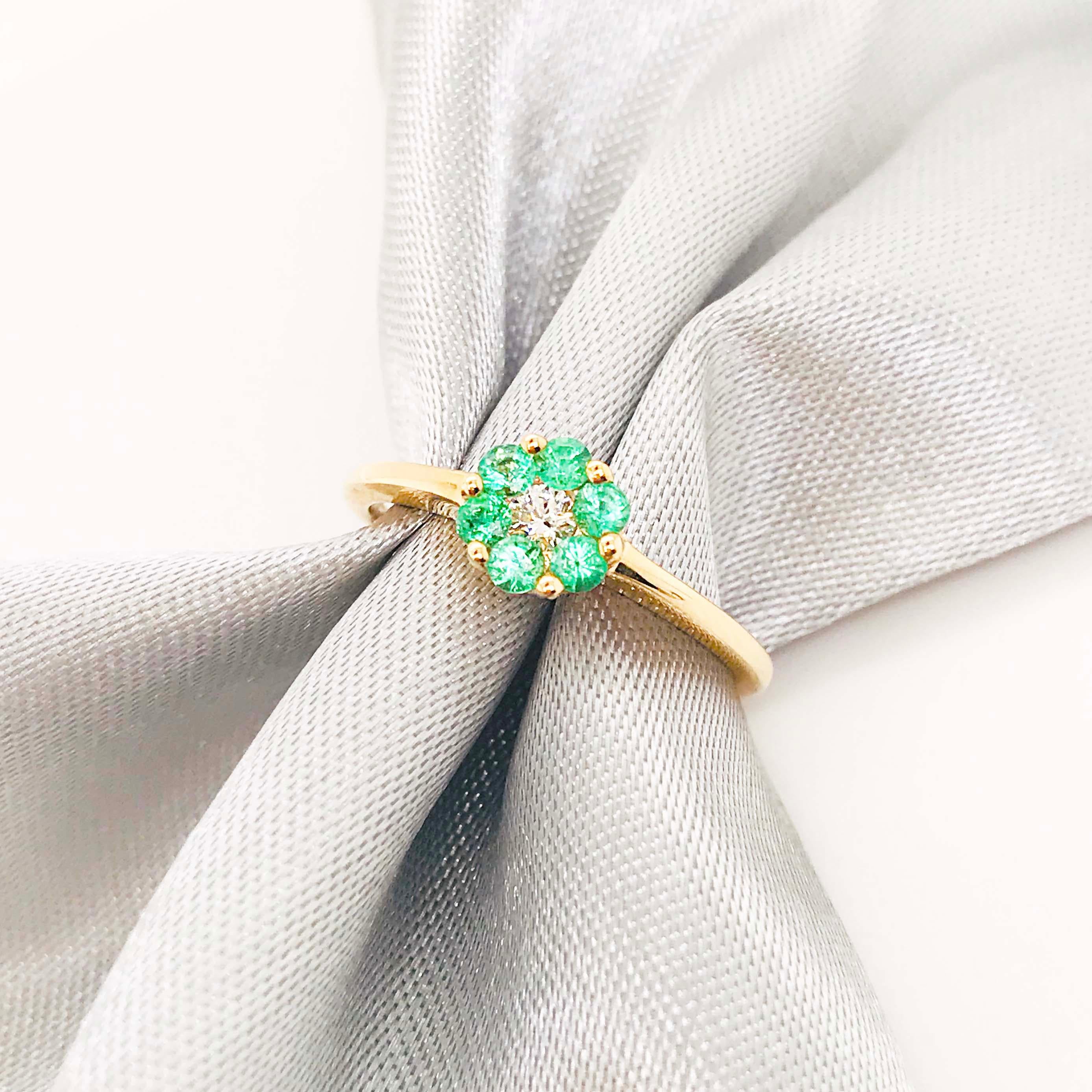 Contemporary Petite Emerald Flower Ring, May Birthstone with Diamond, 14K Yellow Gold Lv For Sale