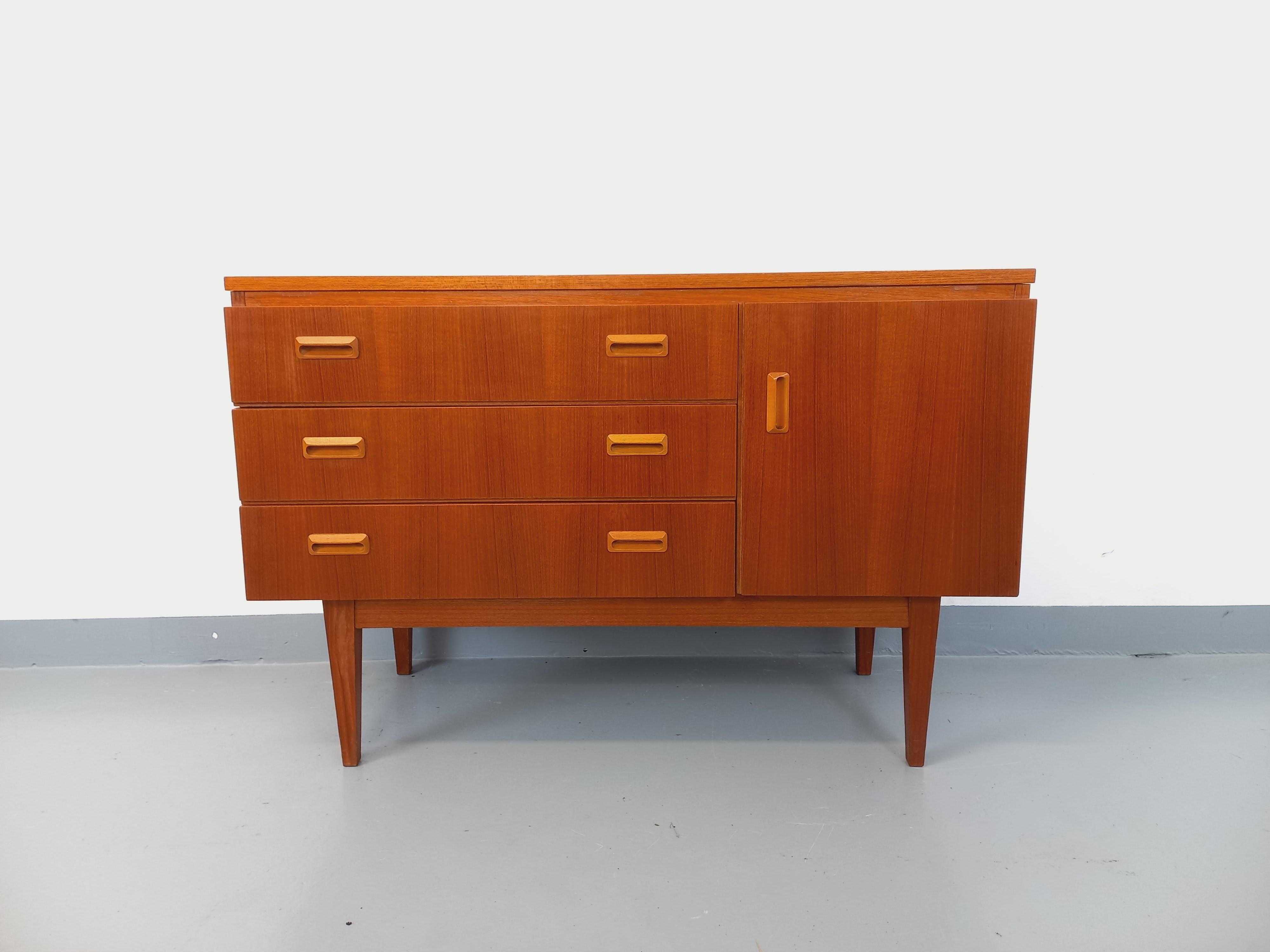 Petite enfilade vintage style scandinave en teck des années 60 en vente 3