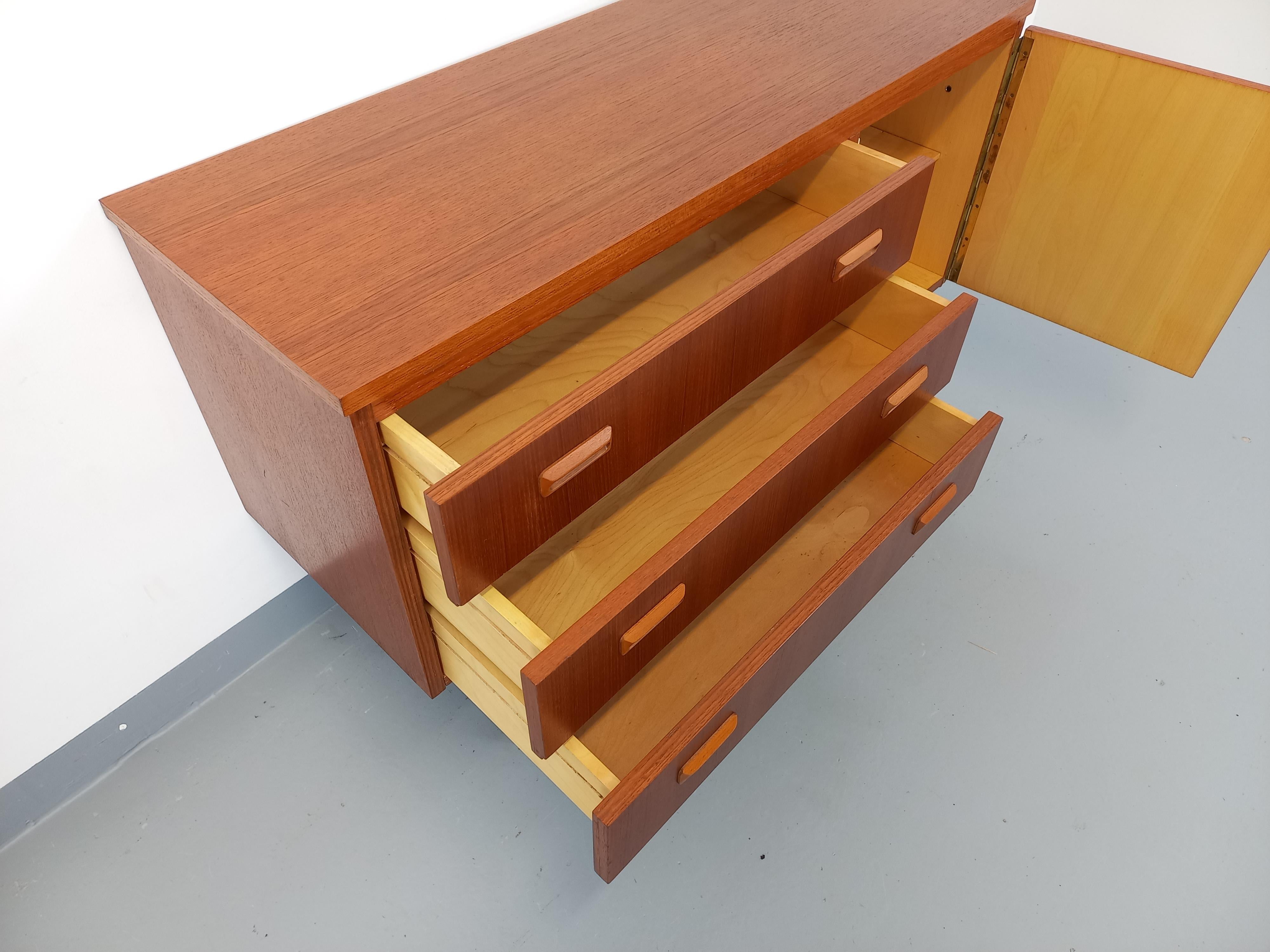 Petite enfilade vintage style scandinave en teck des années 60 en vente 5