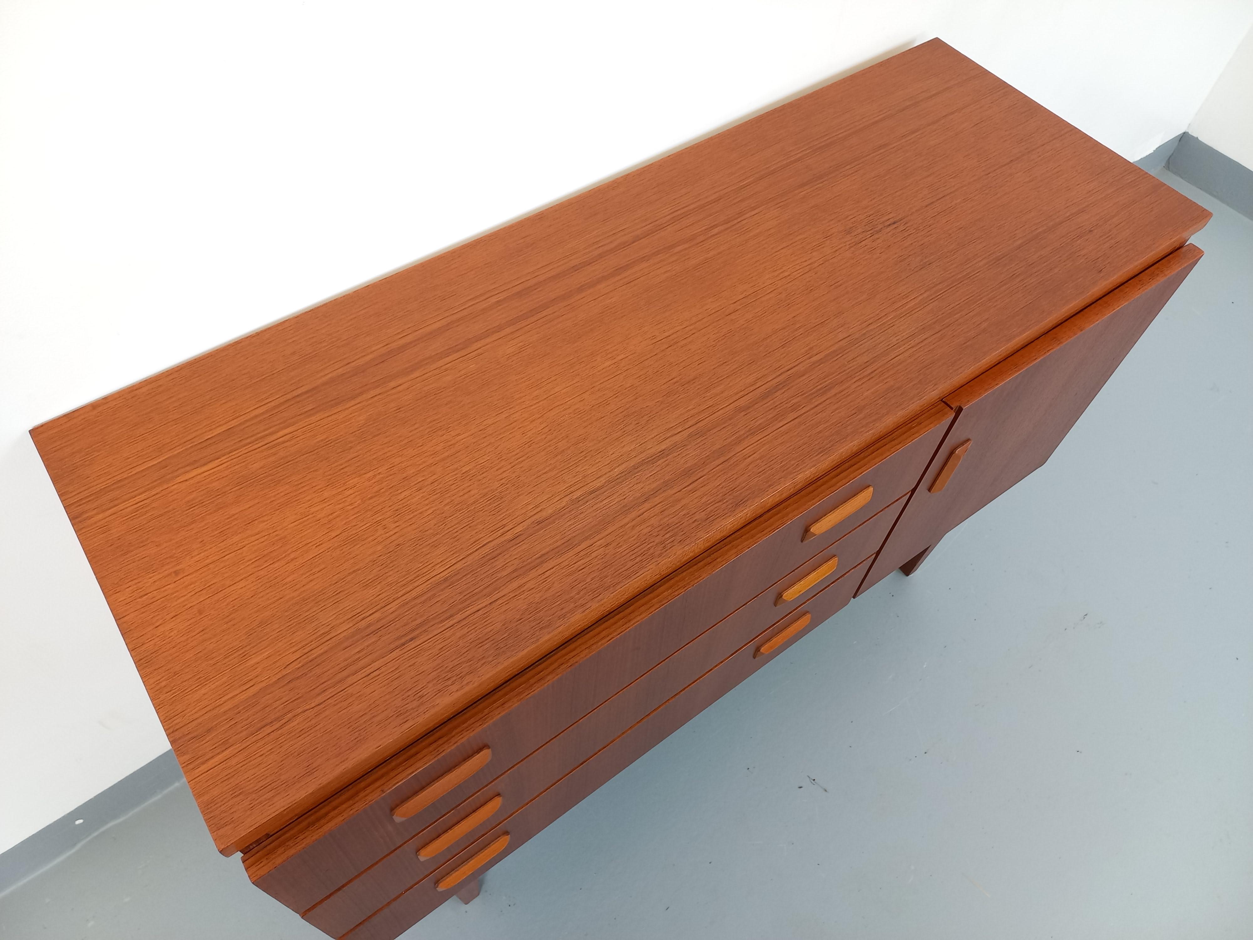 Petite enfilade vintage style scandinave en teck des années 60 Bon état - En vente à BESANÇON, FR