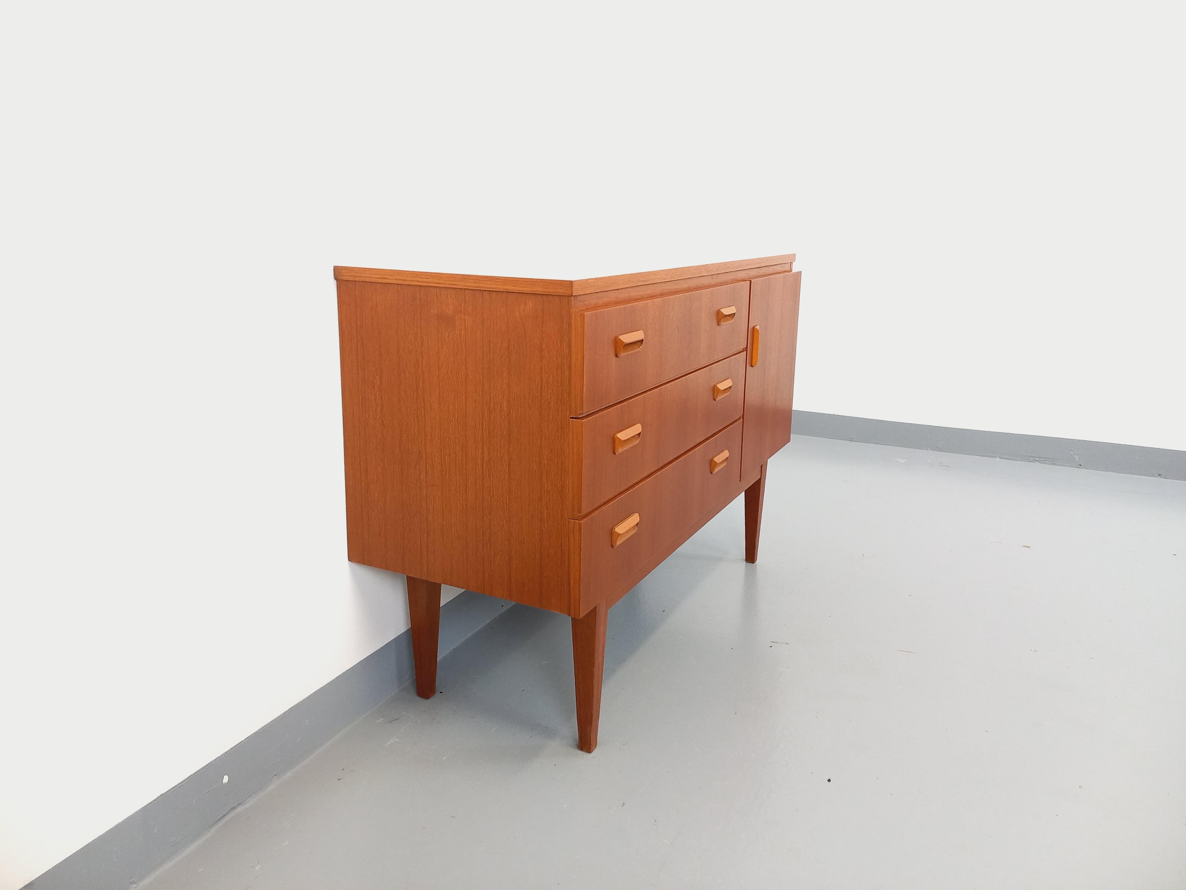 Petite enfilade vintage style scandinave en teck des années 60 en vente 1