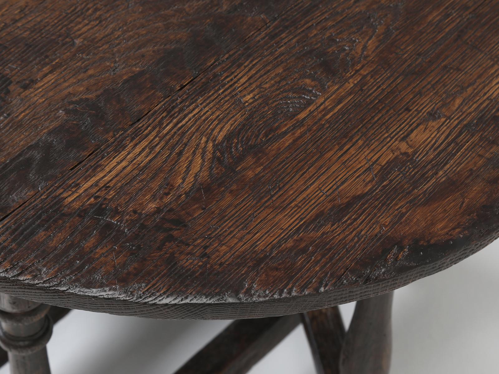 British Petite English Drop-Leaf Side Table, End Table or Even Coffee Table, Distressed