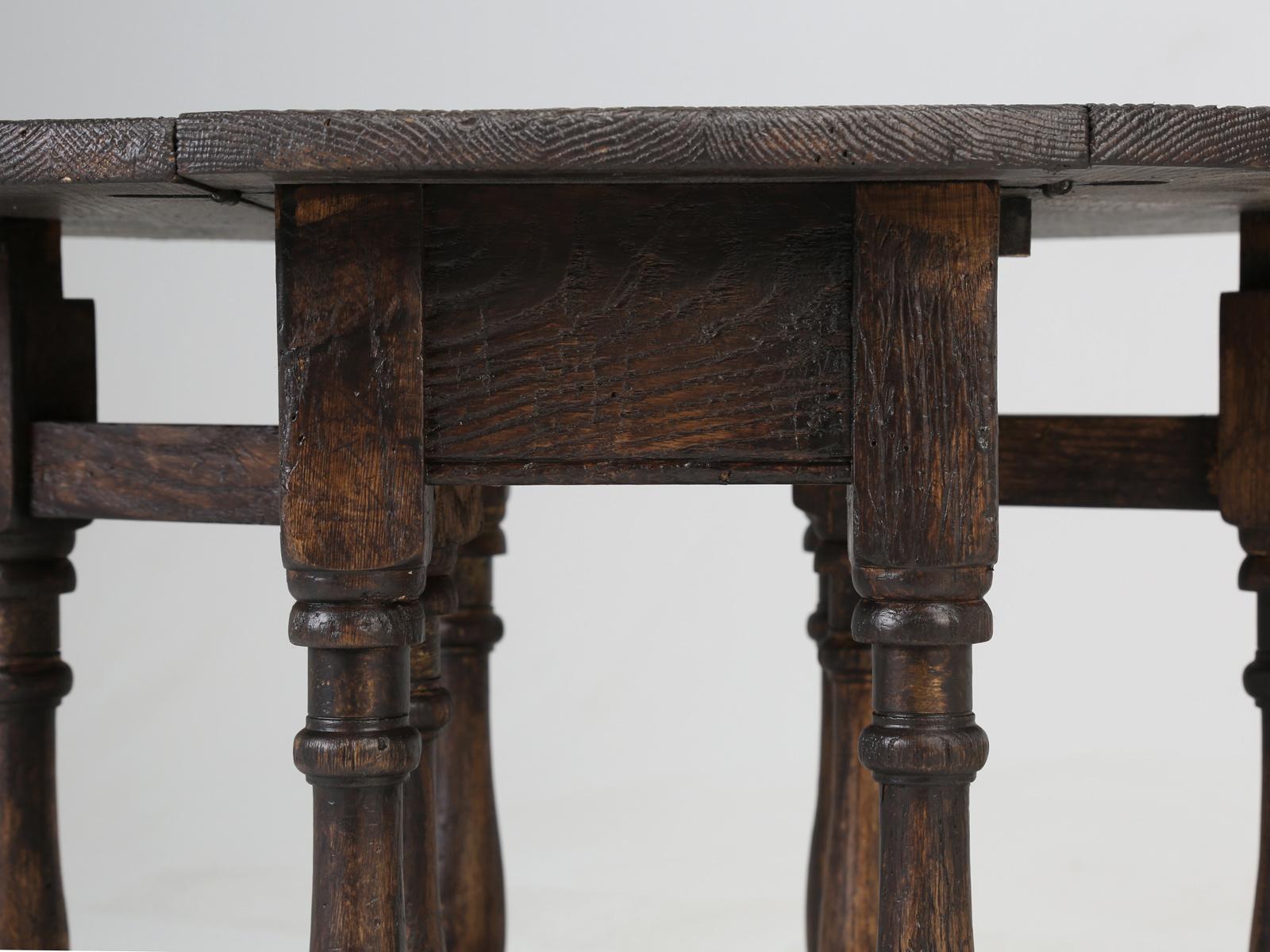 Mid-20th Century Petite English Drop-Leaf Side Table, End Table or Even Coffee Table, Distressed