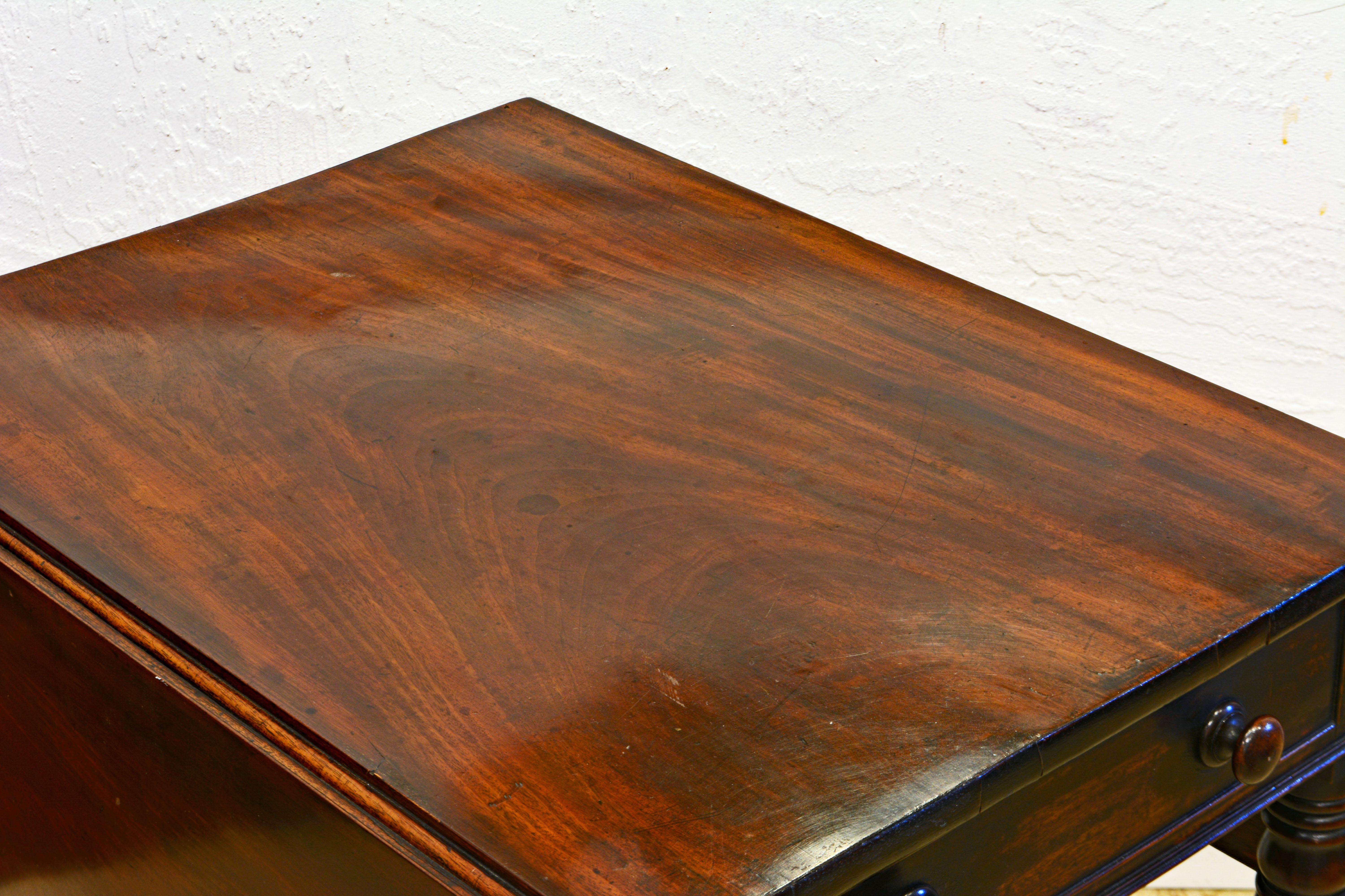 Petite English Mahogany One Drawer Pembroke Table with Turned Legs, Circa 1840 In Good Condition In Ft. Lauderdale, FL