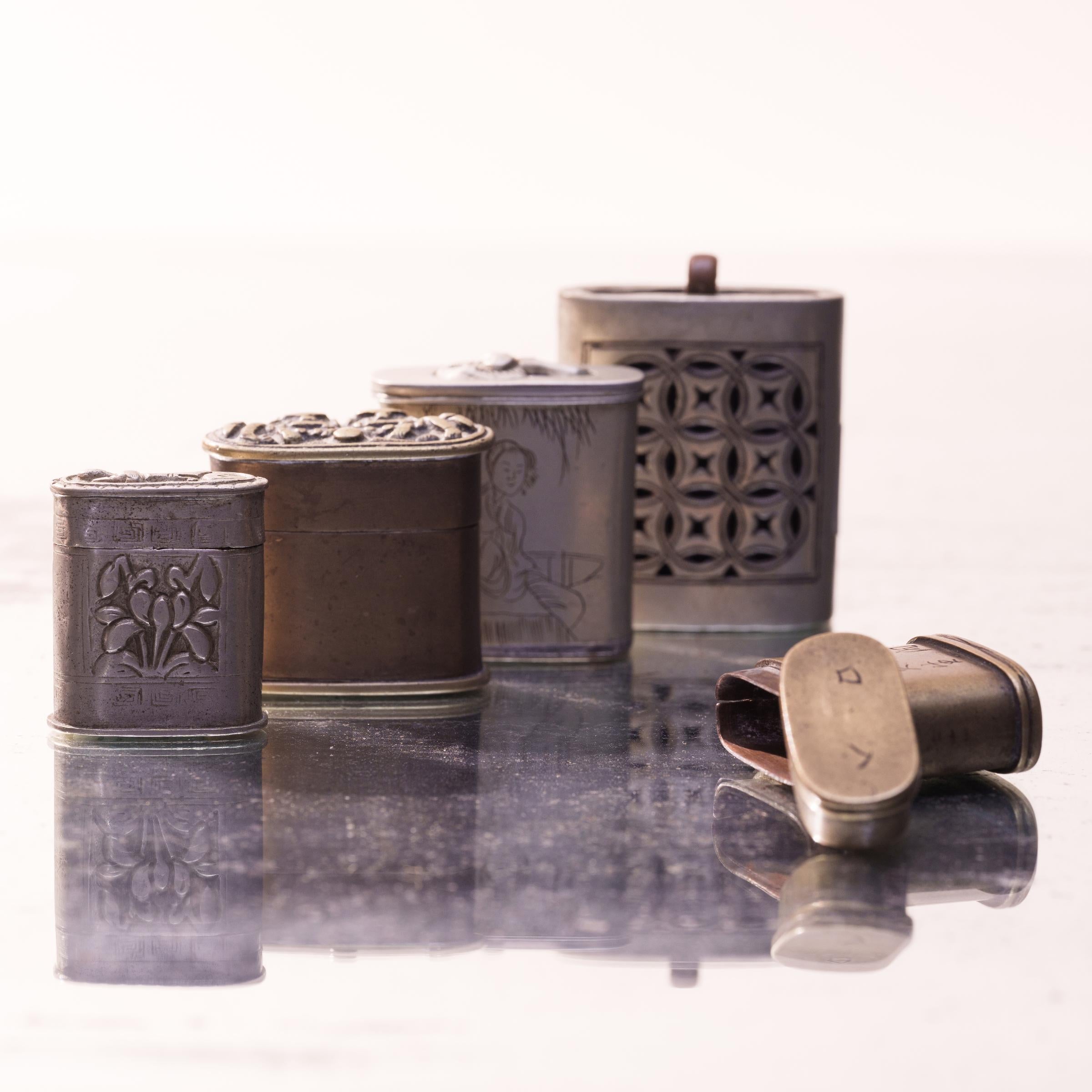 Petite Etched Chinese Opium Box, c. 1900 In Good Condition For Sale In Chicago, IL