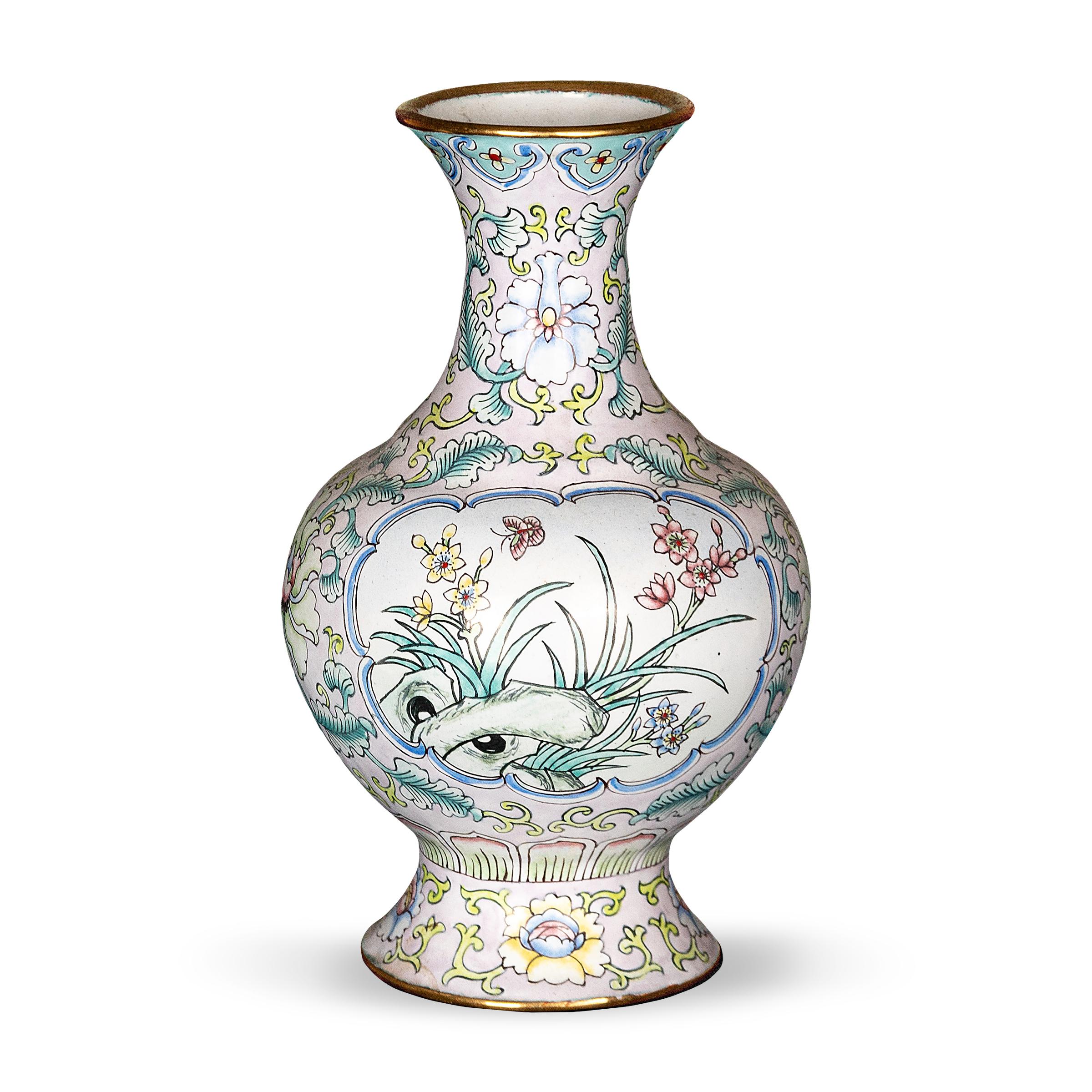 Esportazione cinese Vaso di Canton Petite Famille Rose, 1920 ca. in vendita