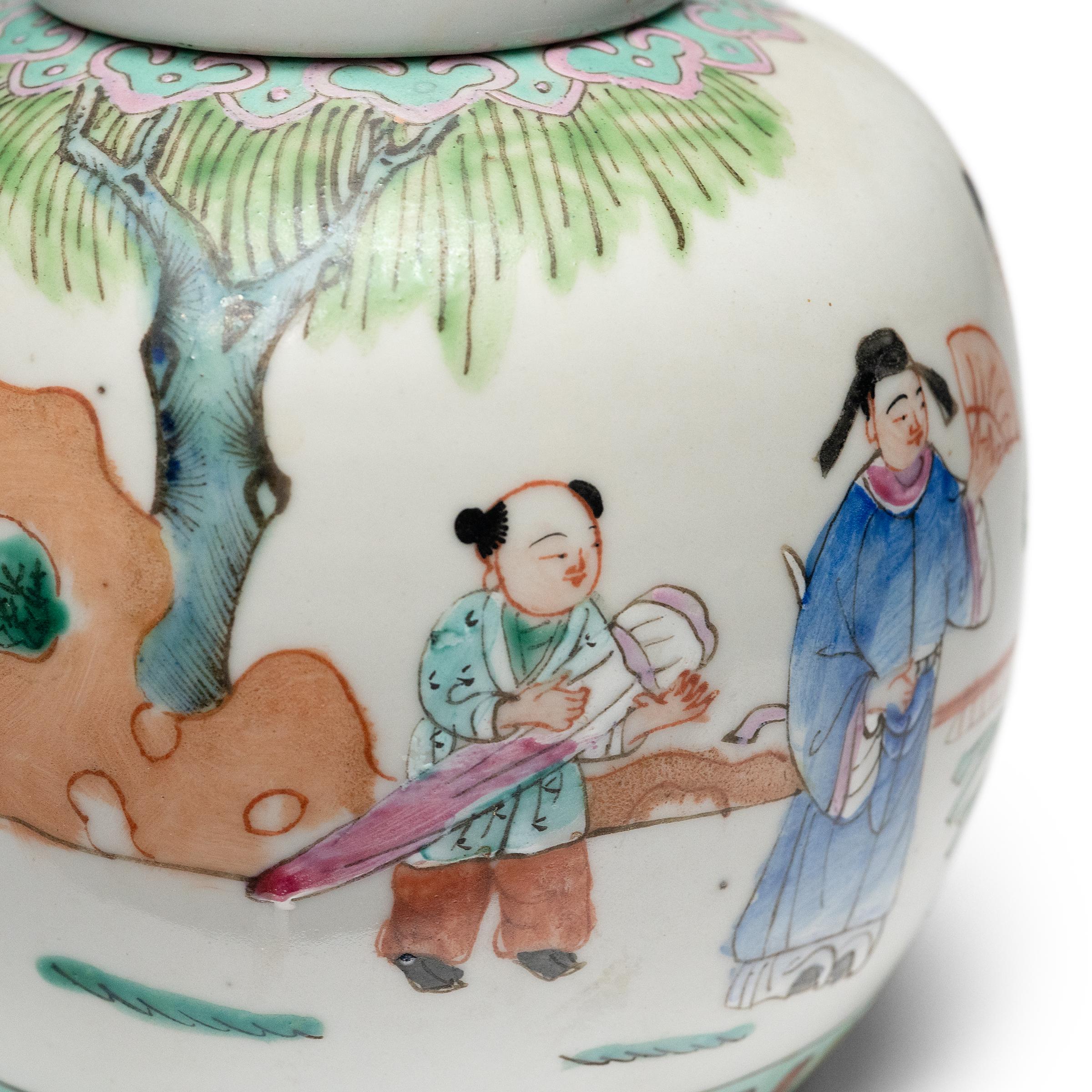 Petite jarre à gingembre chinoise de la famille rose, C.C. 1900 Bon état - En vente à Chicago, IL