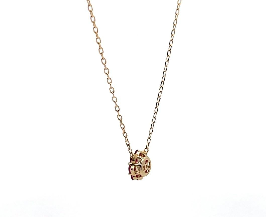Collana Petite Flower con rubini e diamanti rotondi in oro giallo 14 carati in vendita 1
