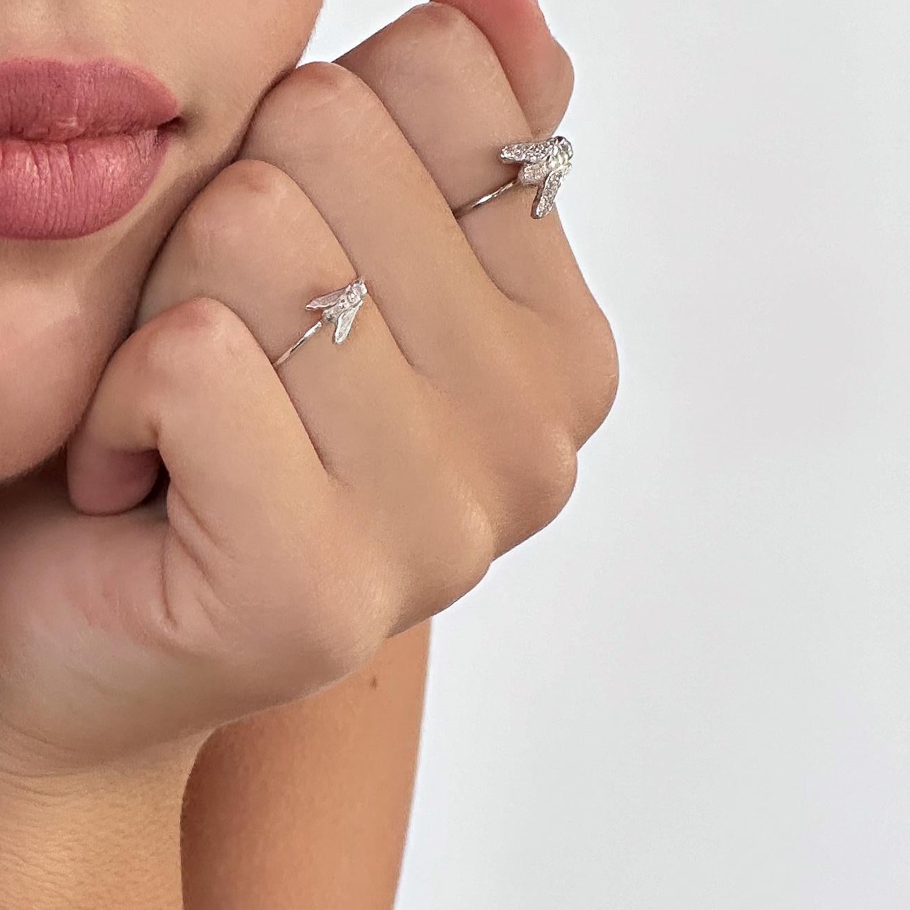 Contemporary mini FLY Essential Ring in 18K White Gold - ECH JEWELRY For Sale
