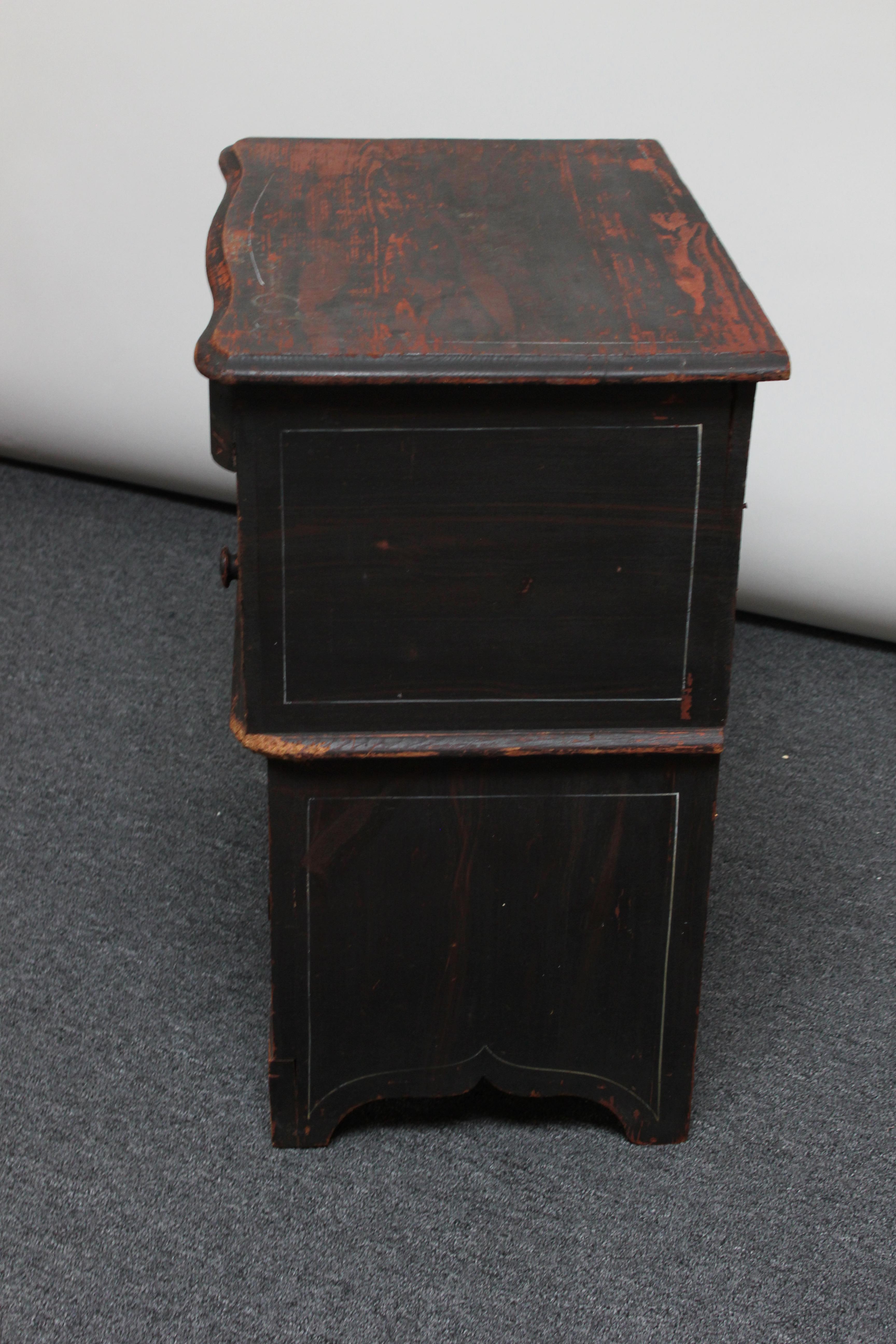 Petite Folk Art Hand-Painted Commode with Hinged Top For Sale 1