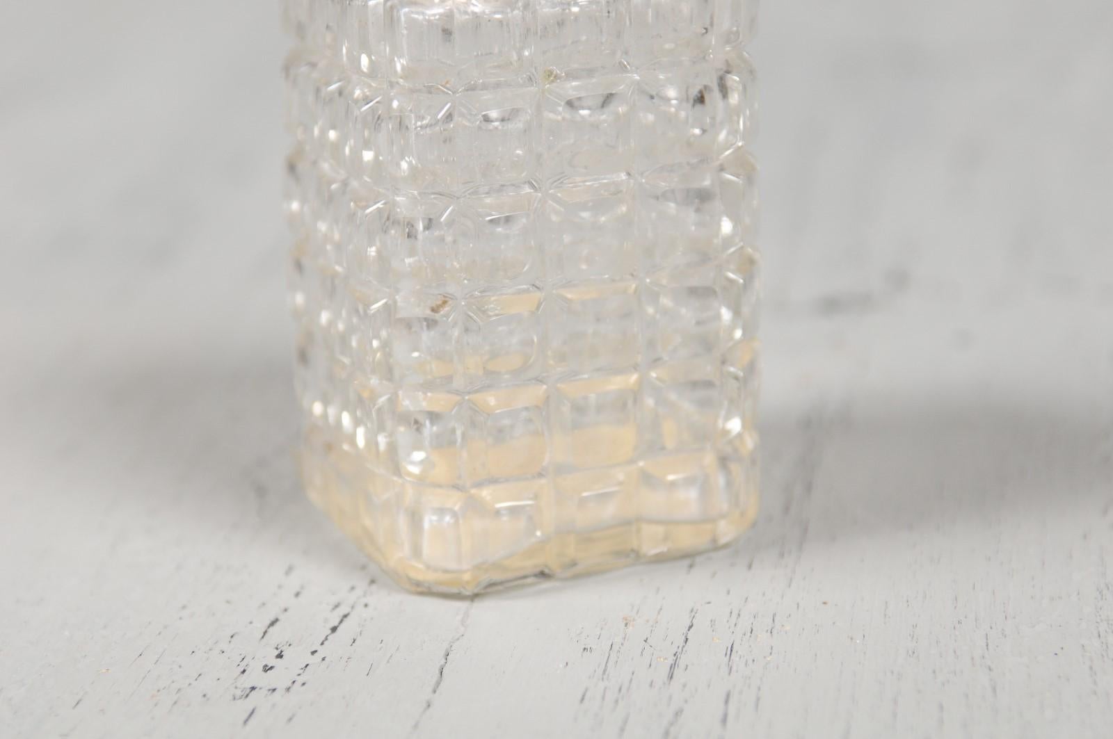 Petite French 1860s Napoleon III Period Crystal Toiletry Bottle with Silver Neck For Sale 7