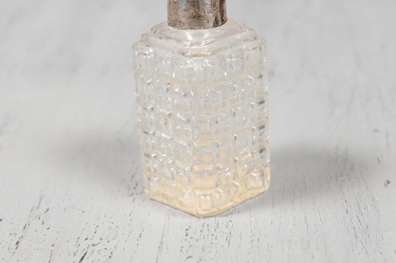 Petite French 1860s Napoleon III Period Crystal Toiletry Bottle with Silver Neck For Sale 2