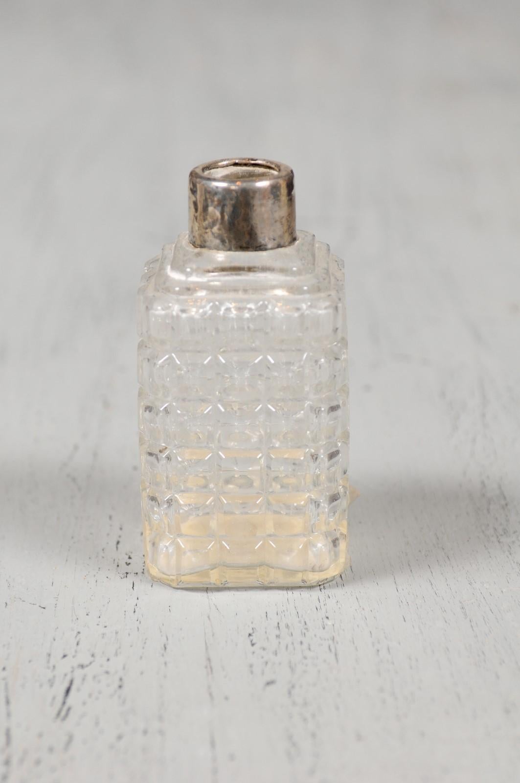Petite French 1860s Napoleon III Period Crystal Toiletry Bottle with Silver Neck For Sale 3