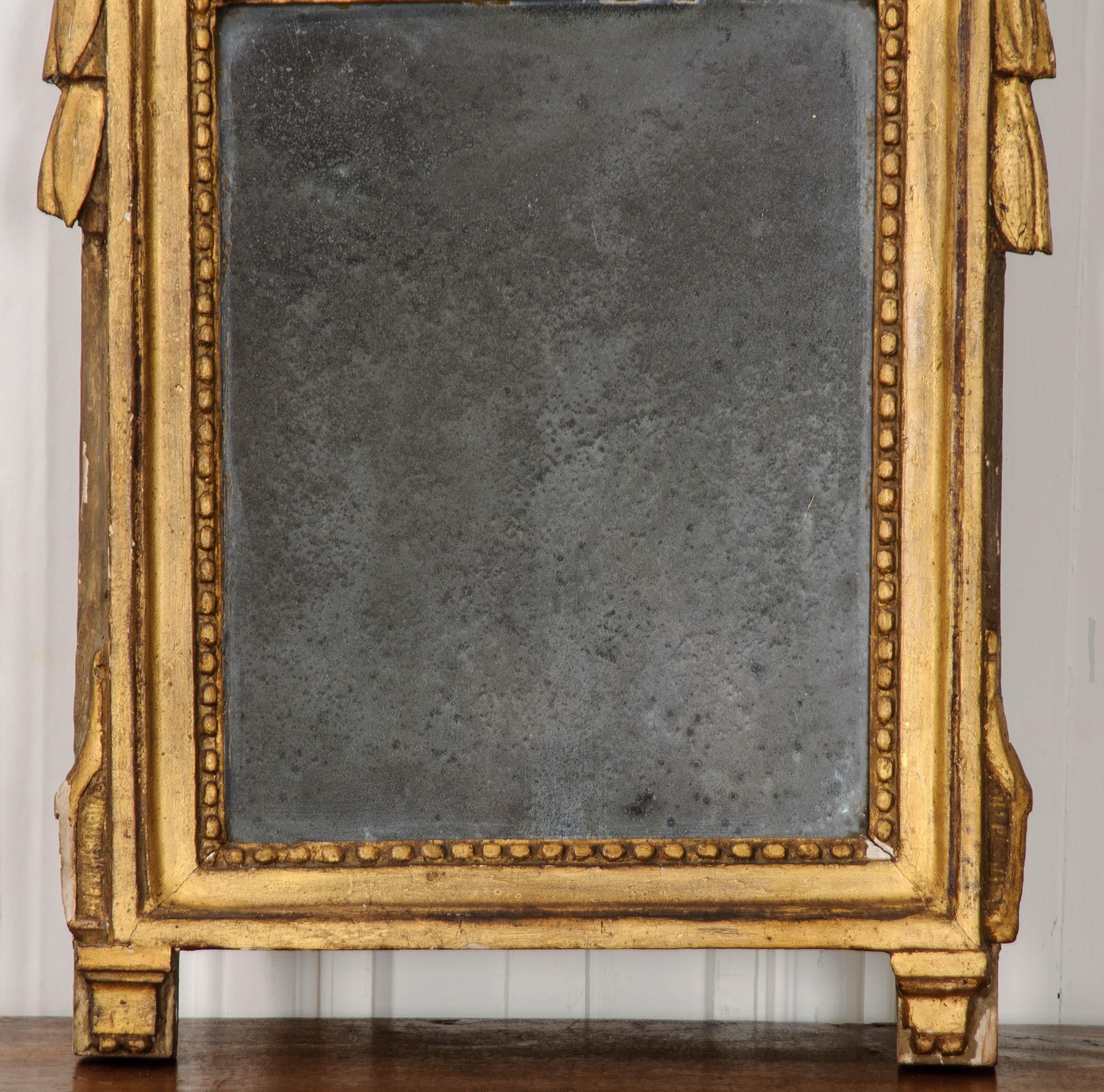 Petite French 19th Century Louis XVI Style Giltwood Mirror In Good Condition In Baton Rouge, LA