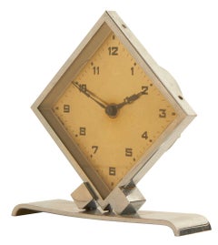 Petite horloge de bureau Art Déco française en forme de diamant géométrique en chrome