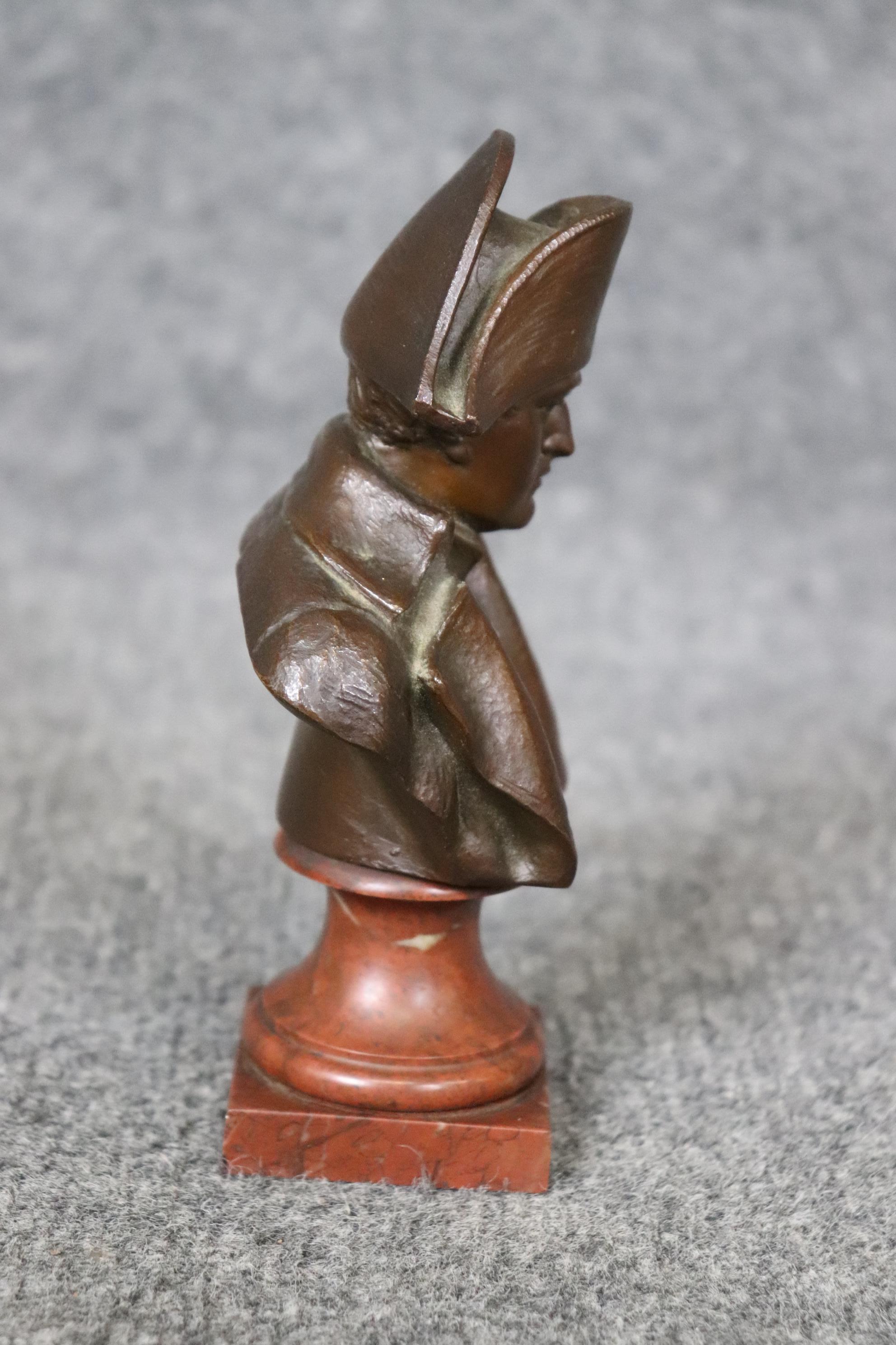 Calco Piccolo busto francese in bronzo di Napoleone su marmo rosso in vendita