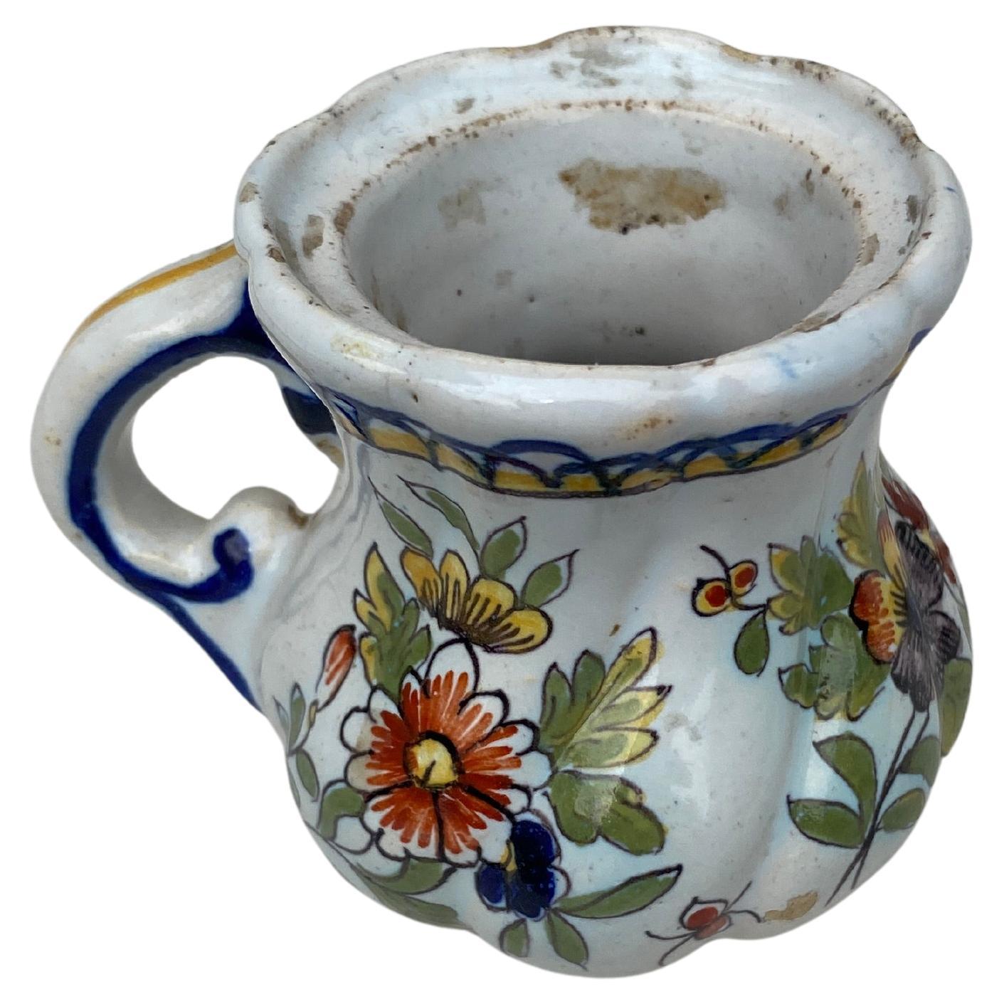 Inizio XX secolo Petite French Faience Handled Pot or Vase Desvres, circa 1900 in vendita