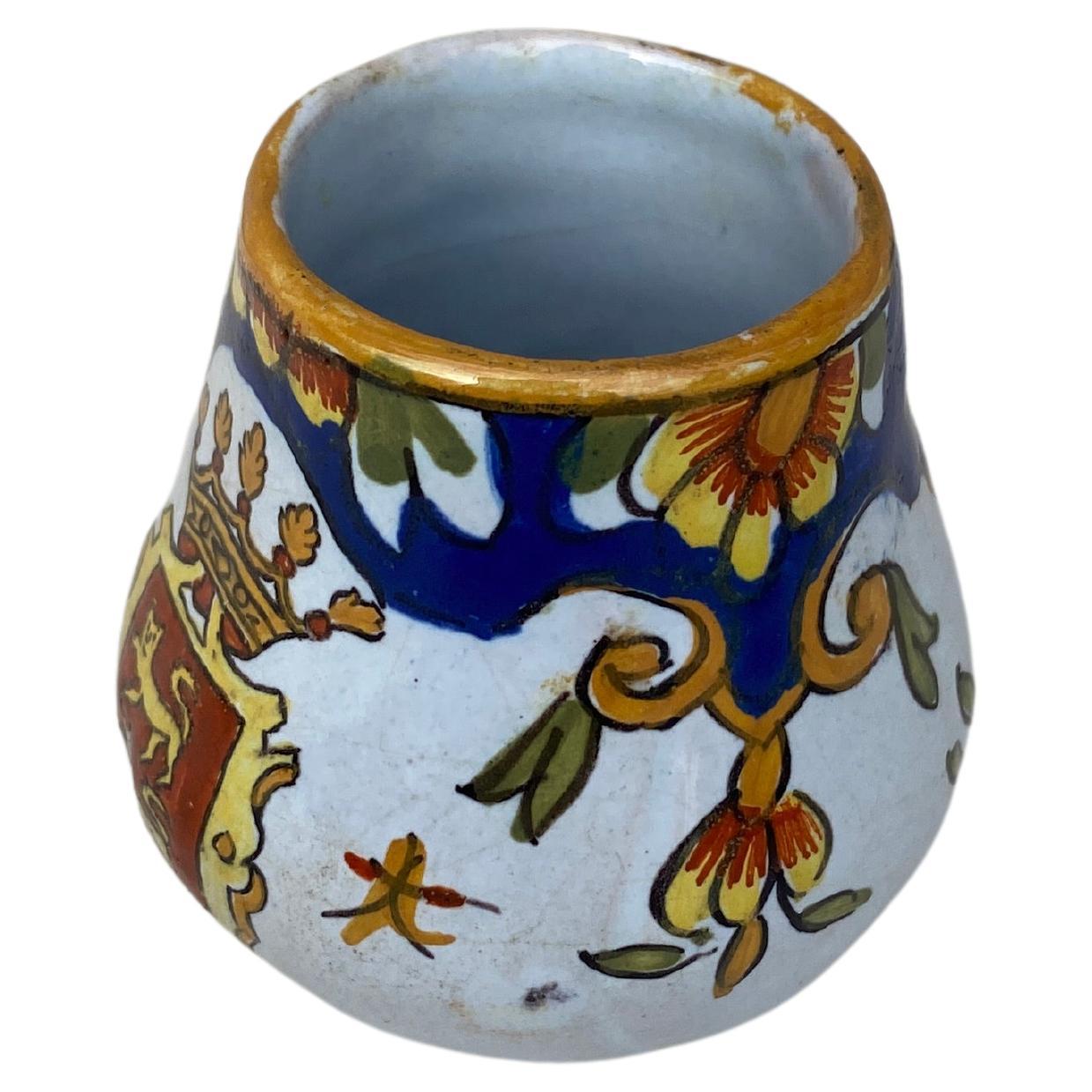 Small French faience jardinière with floral pattern Desvres, circa 1900.