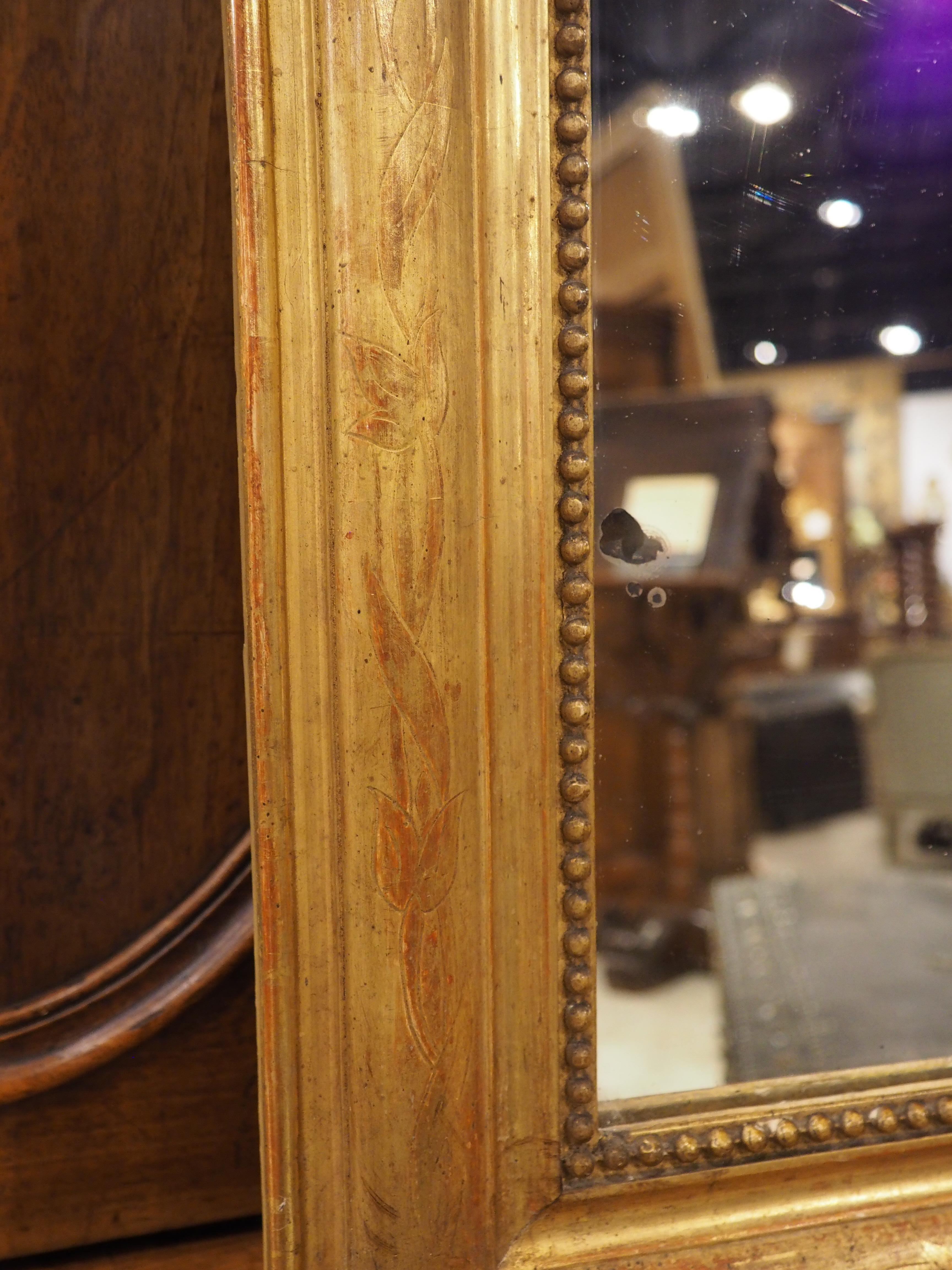 XIX secolo Specchio francese in legno dorato in stile Louis Philippe, CIRCA 1870 in vendita