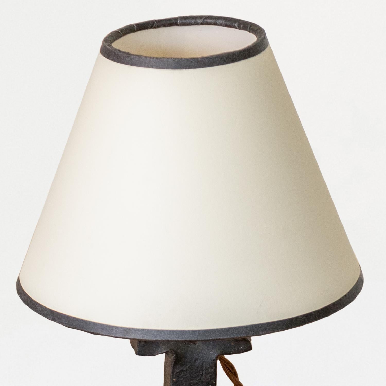 Petite French Iron Table Lamp In Good Condition In Los Angeles, CA