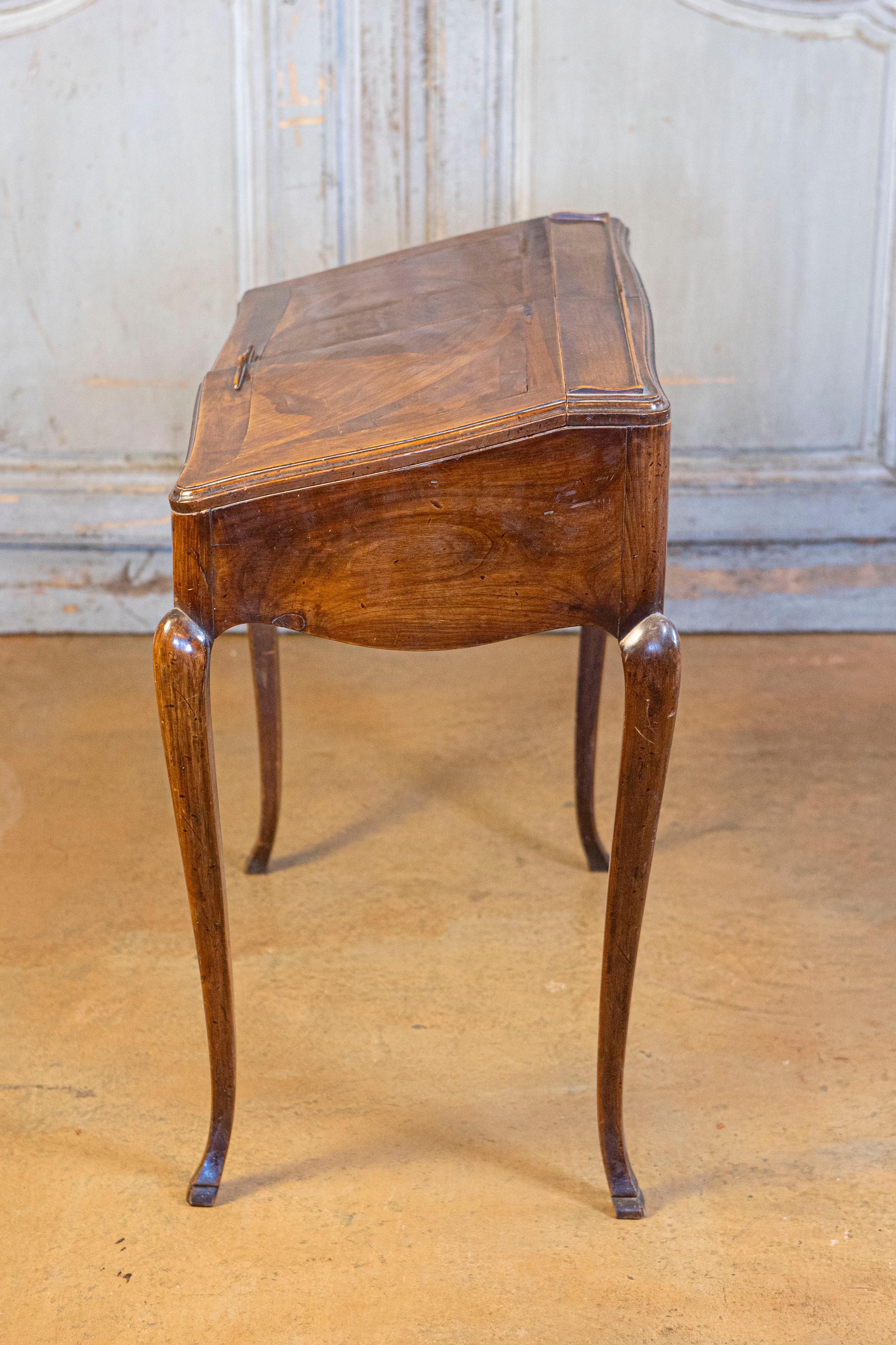 Petite French Louis XV Style Walnut Slant-Front Desk, Stamped, circa 1810 For Sale 4
