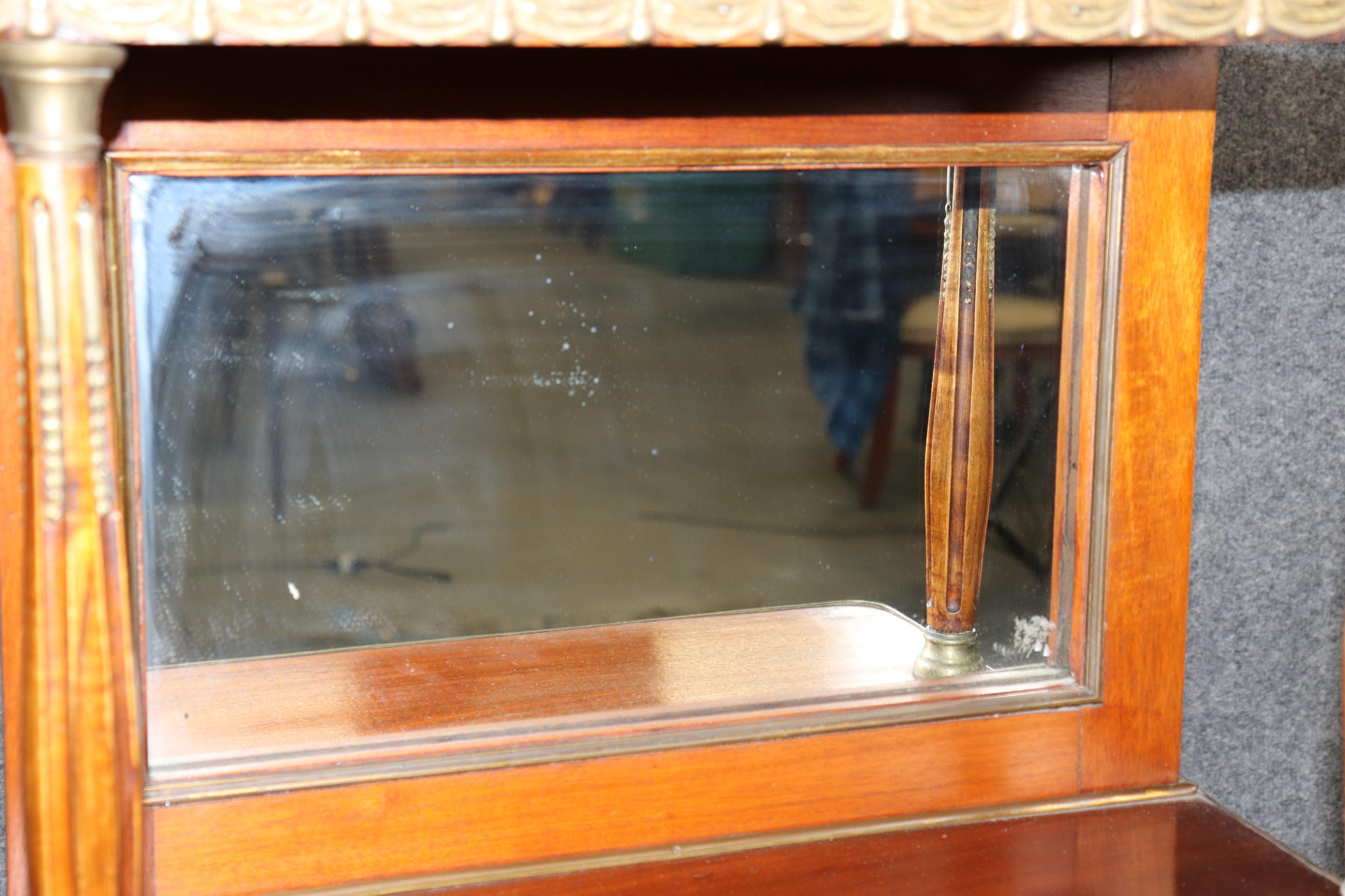 Petit meuble-lavabo à trois niveaux en laiton de style Louis XVI en vente 8